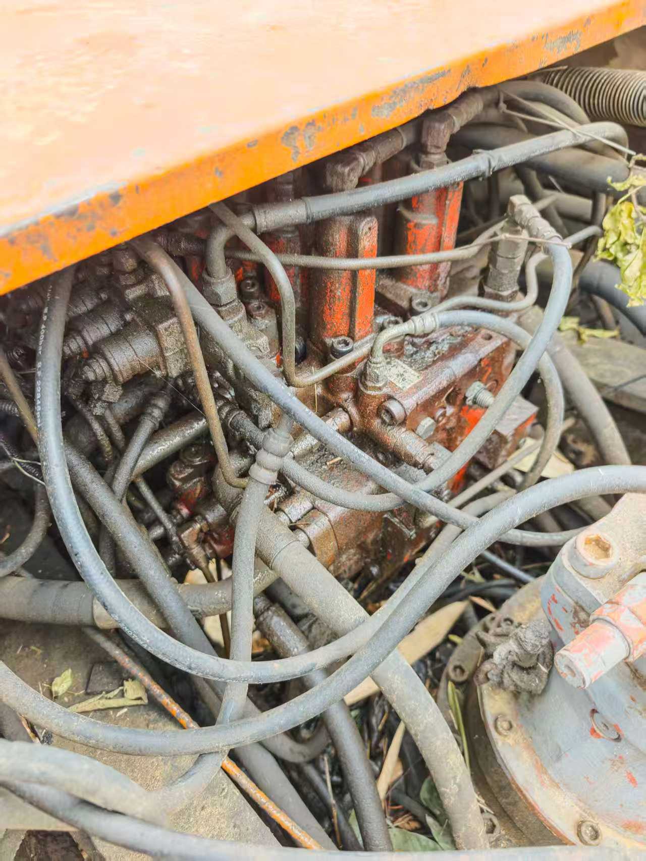 Buy Hitachi EX200-5 Used Excavator / 6