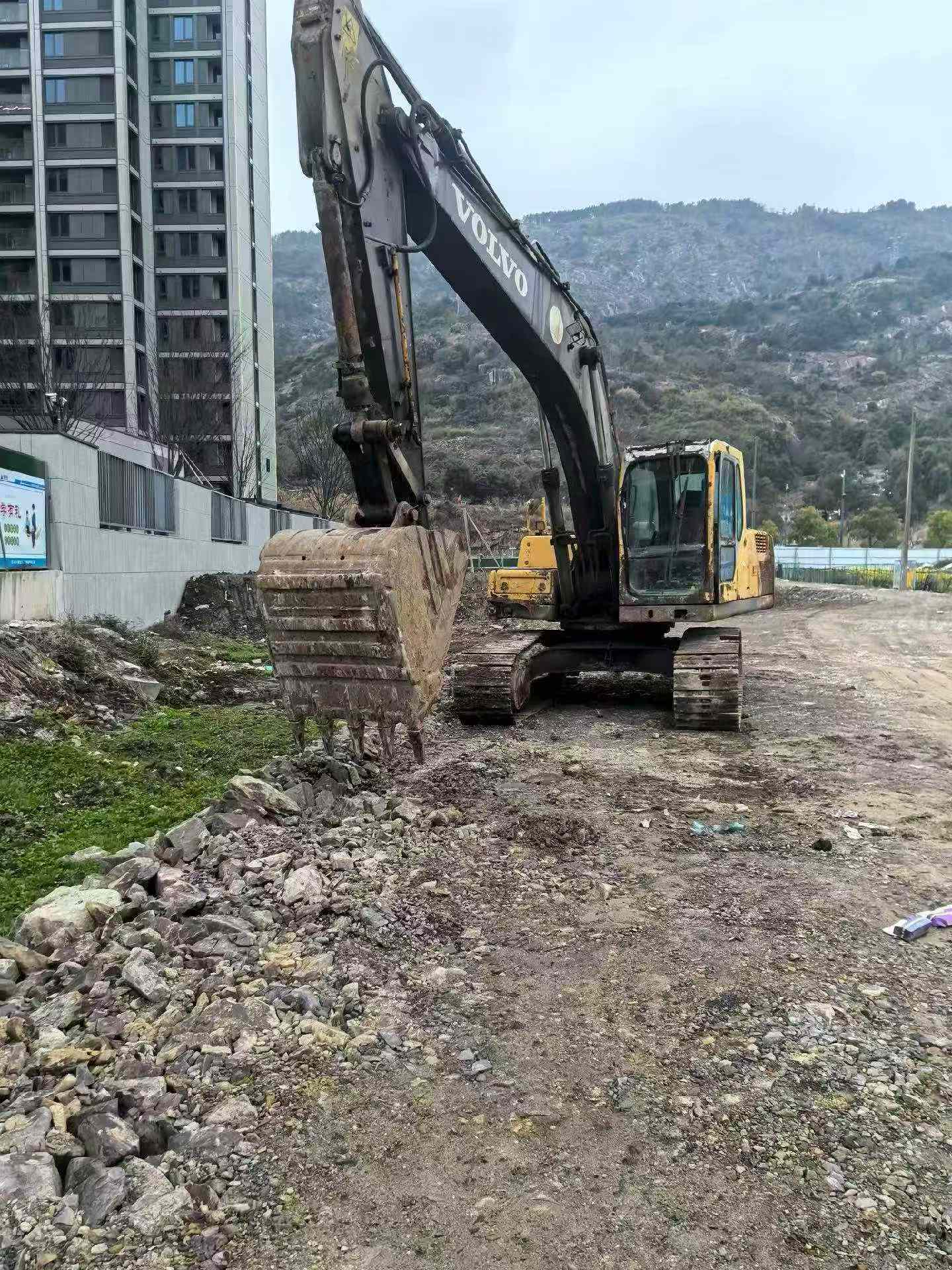 Buy Volvo EC210B Used Excavator / 2