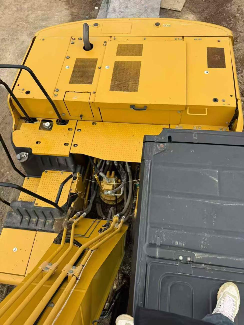 Buy Caterpillar 320A Used Excavator / 9