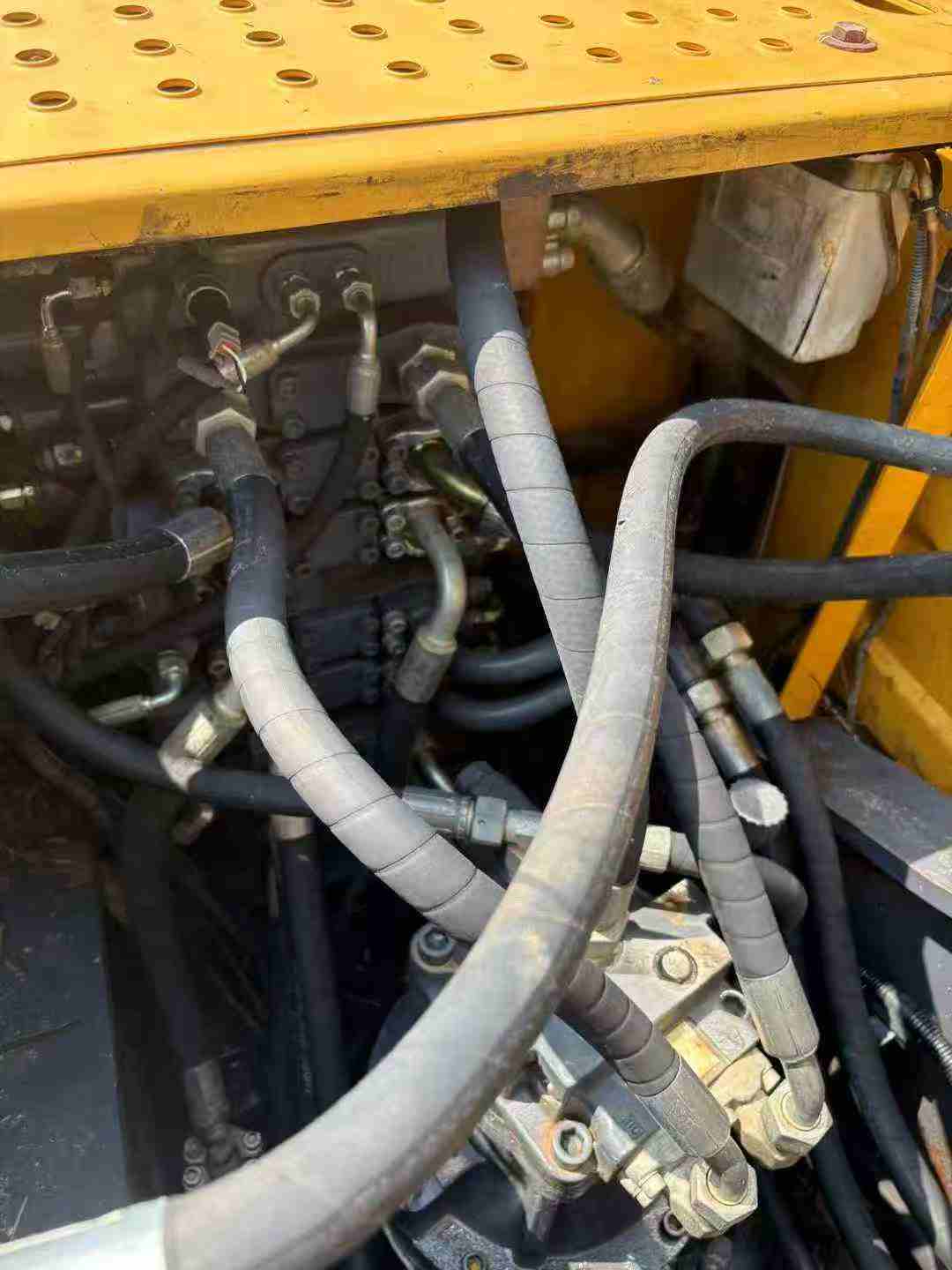 Buy XCMG XE135B Used Excavator / 6