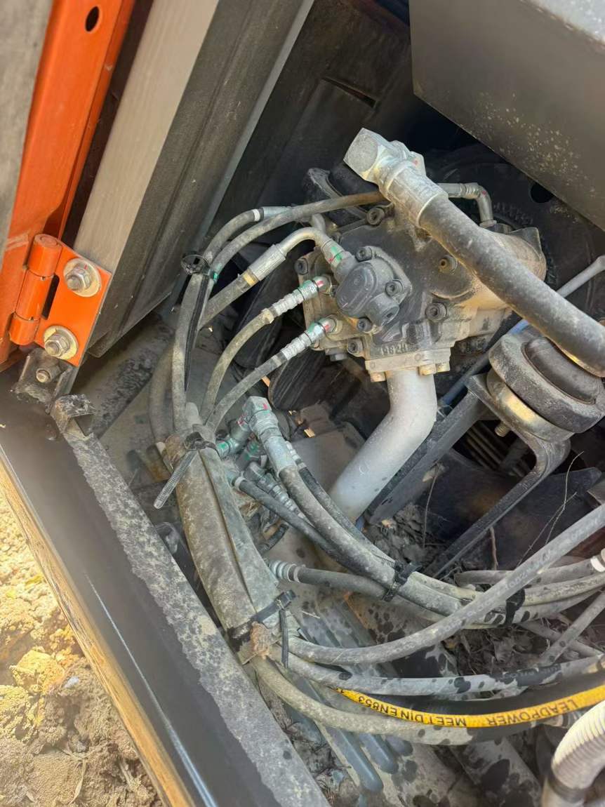 Buy Hitachi ZX60-5A Used Excavator / 8