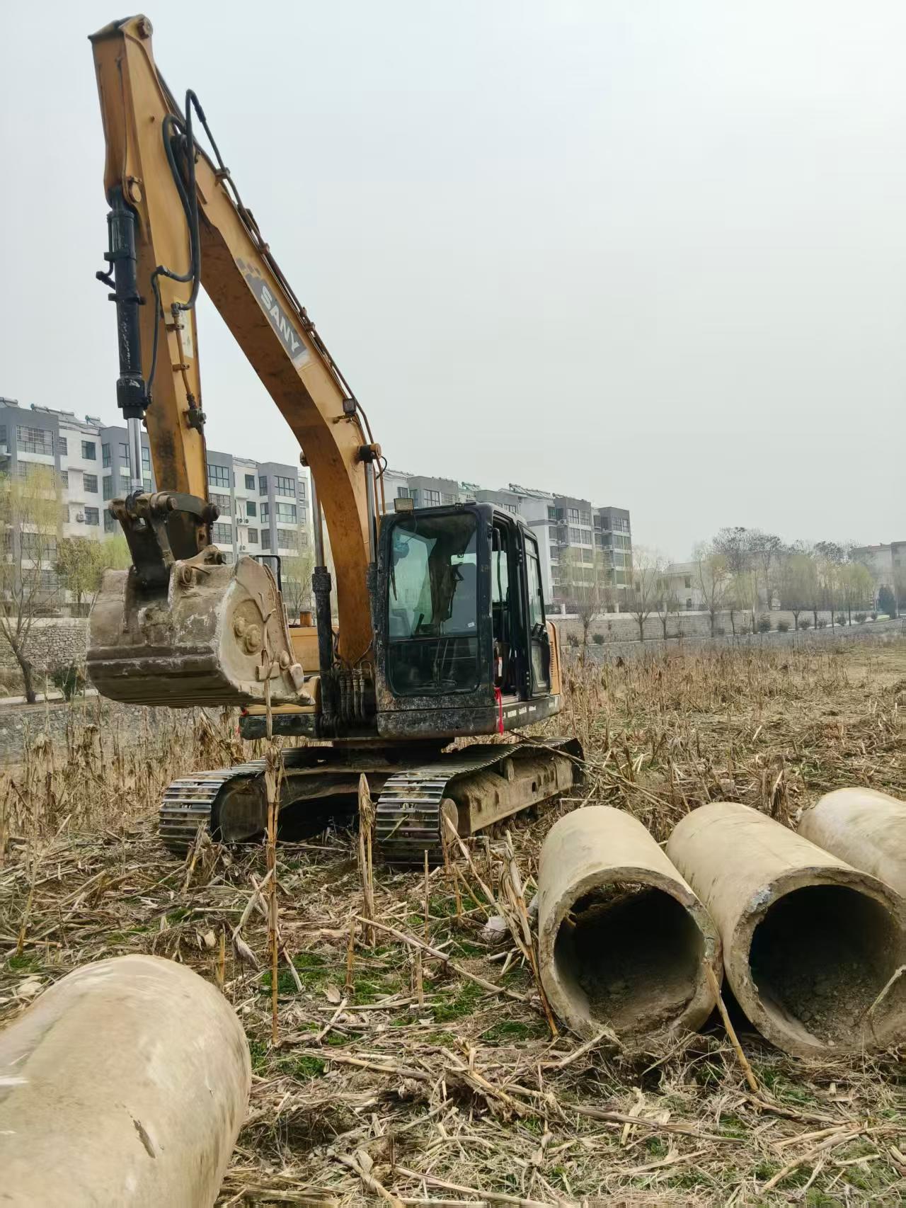 Buy Sany SY135 Used Excavator / 4