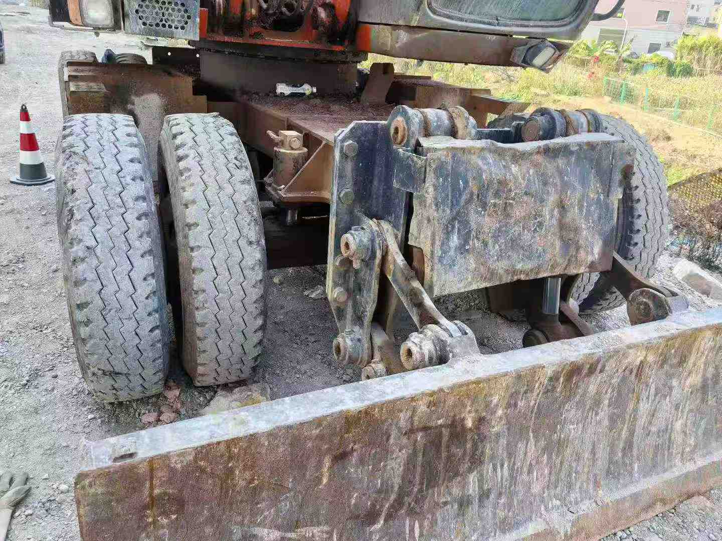 Buy Hitachi EX130H-5 Used Excavator / 9