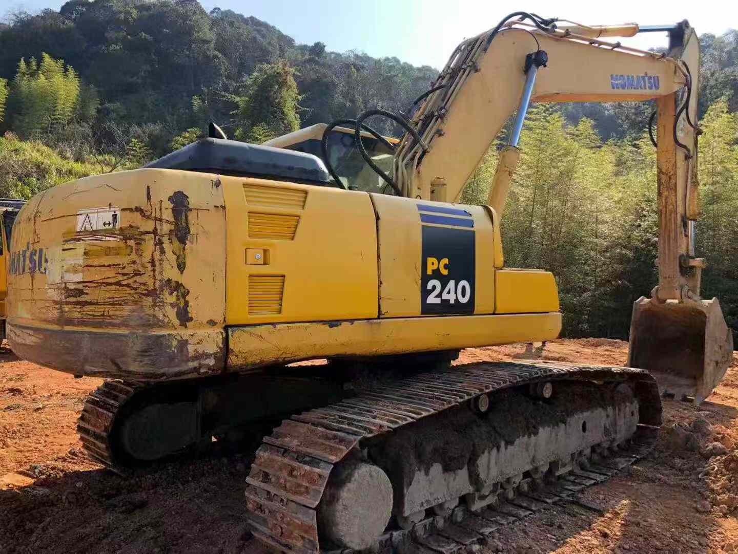 Buy Komatsu PC220-7 Used Excavator / 4