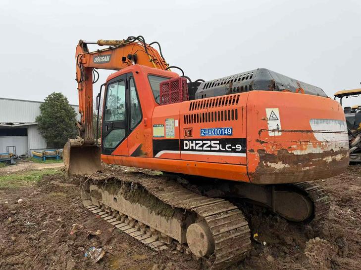 Buy Doosan DH220-9E Used Excavator / 1