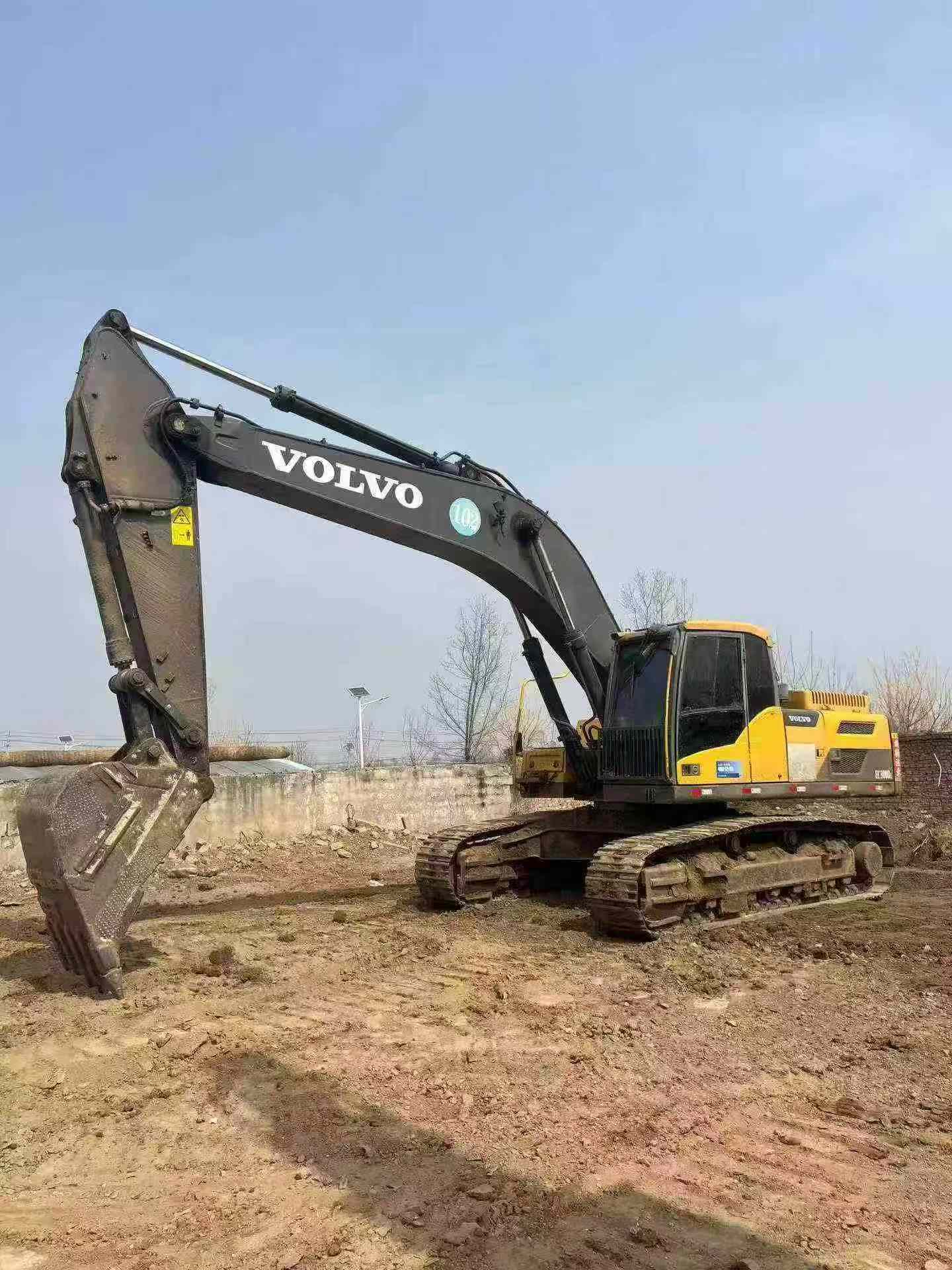 Buy Volvo EC300DL Used Excavator / 2 Buy Volvo EC300DL Used Excavator / 2