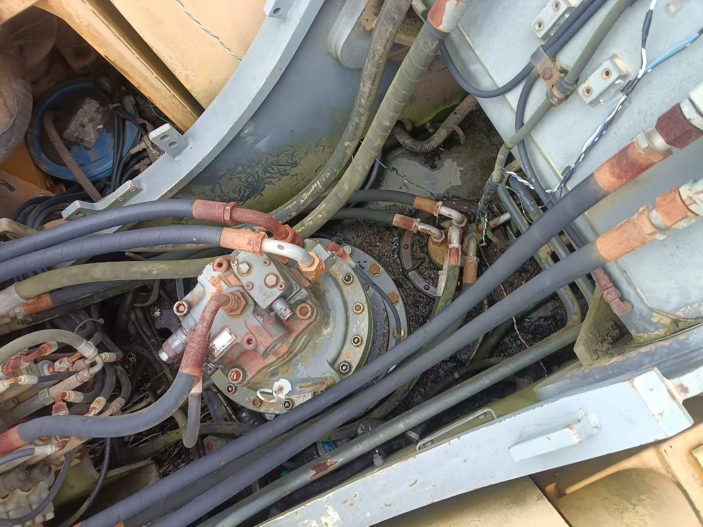 Buy Volvo EC240 Used Excavator / 6