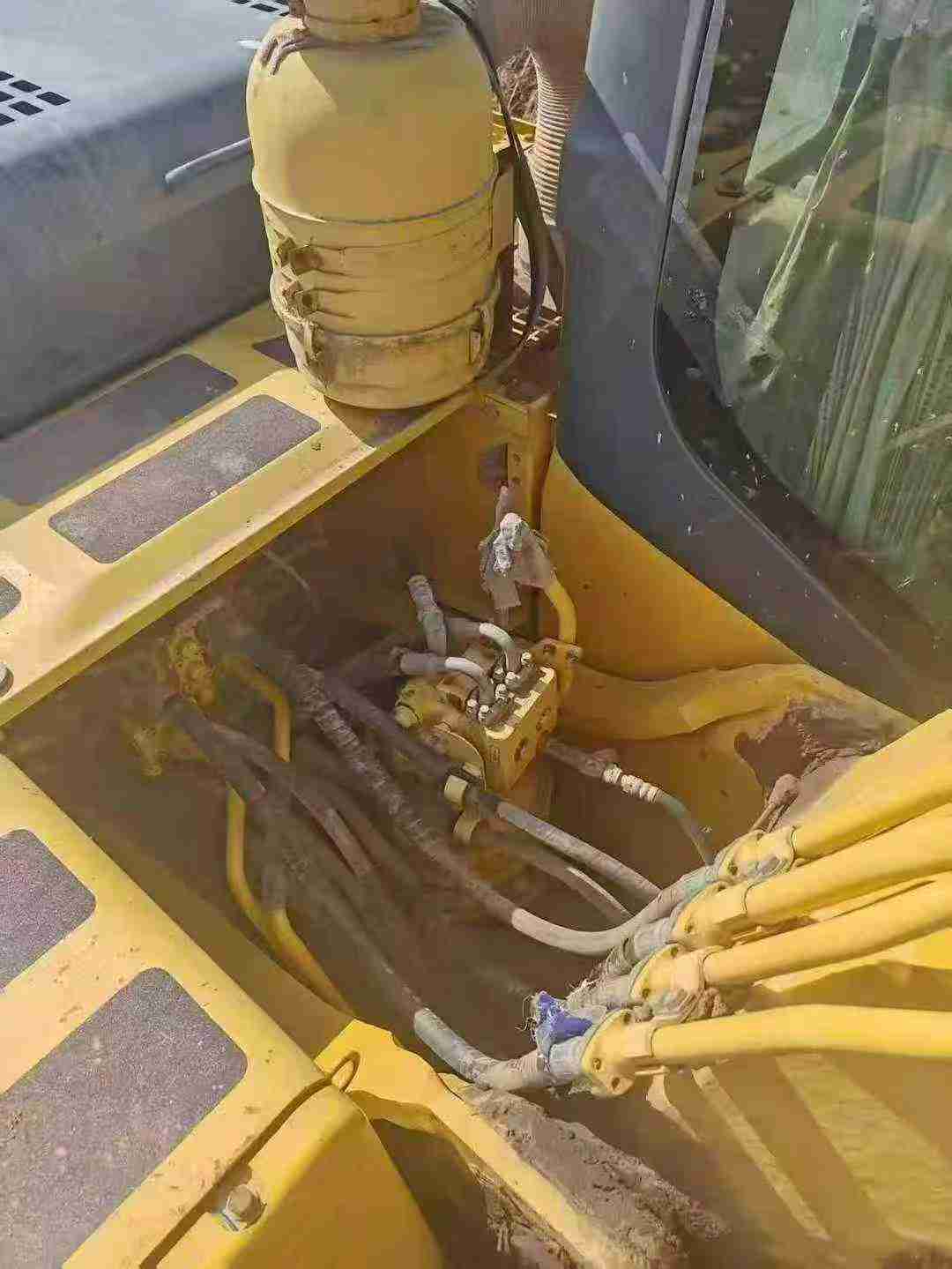 Buy Komatsu PC270-7 Used Excavator / 2