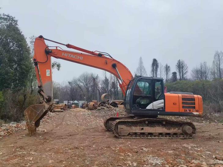 Buy Hitachi ZX200-5G Used Excavator / 1