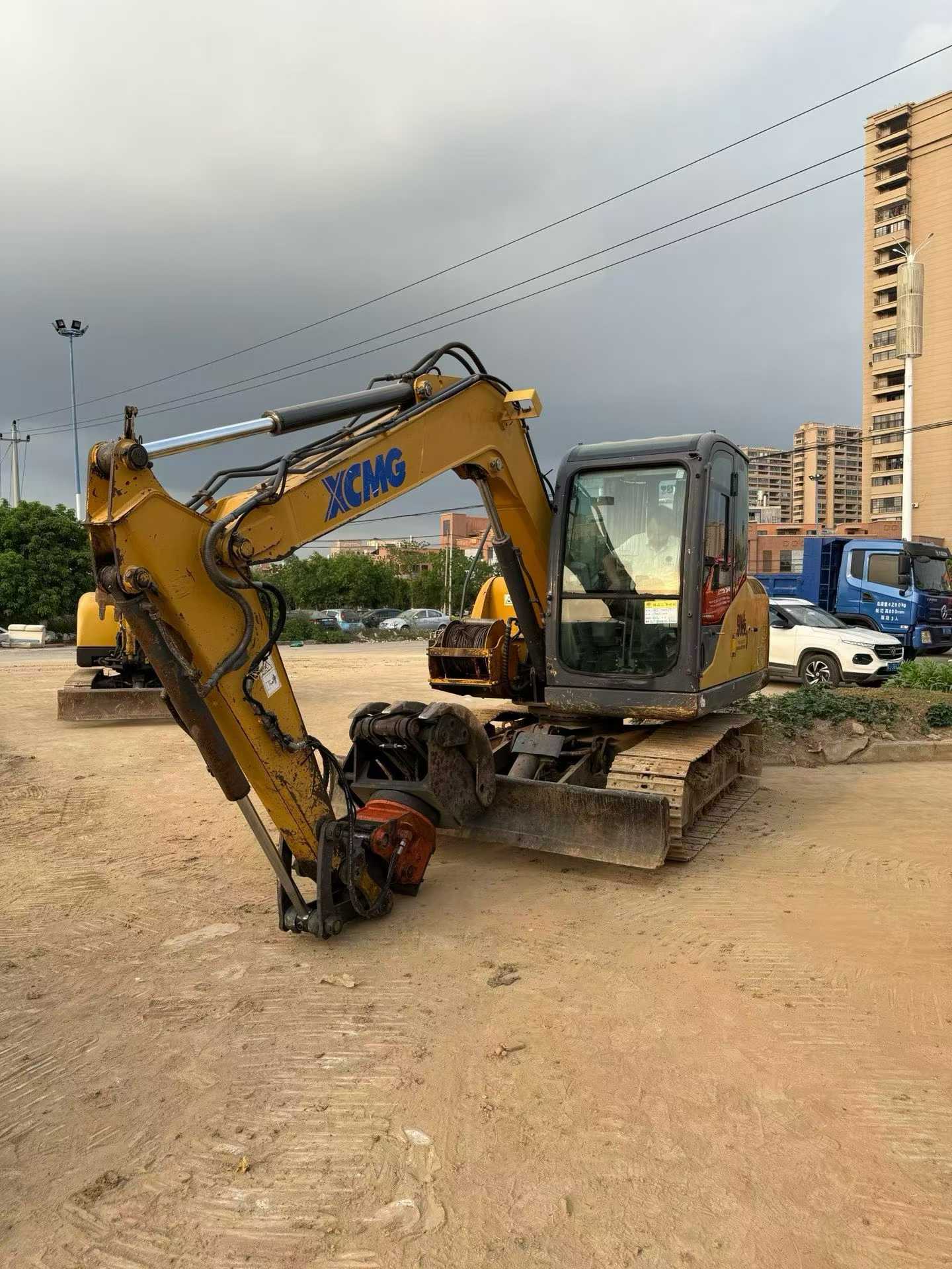 Buy XCMG XE75DA Used Excavator / 4 Buy XCMG XE75DA Used Excavator / 4