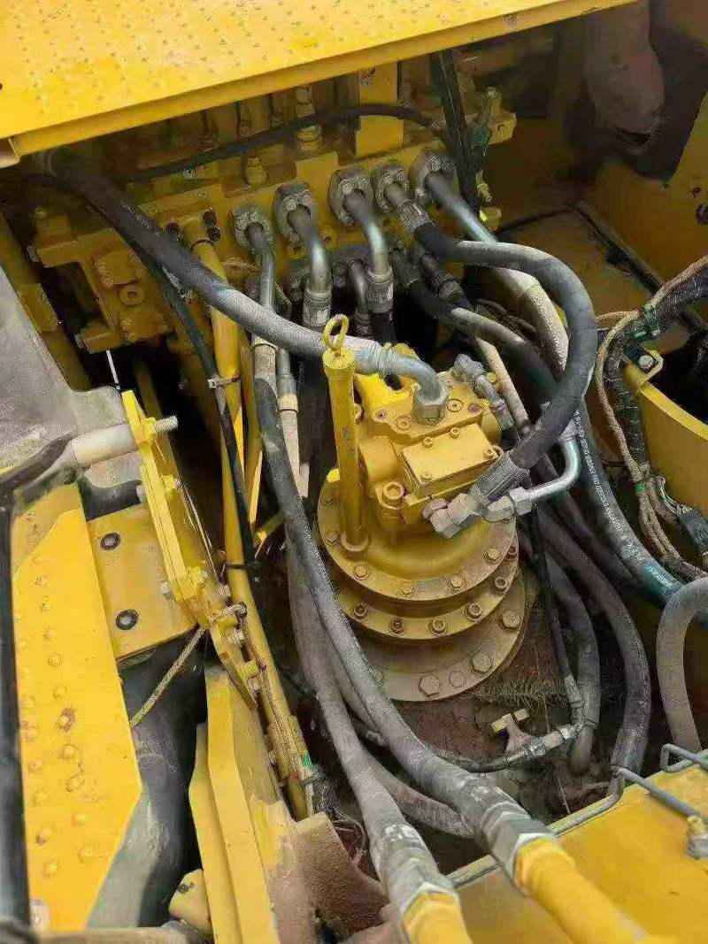 Buy Caterpillar 323 Used Excavator / 4