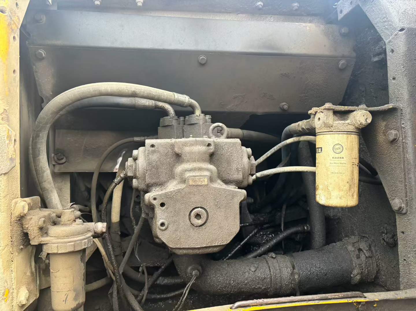 Buy Komatsu PC220-7 Used Excavator / 4