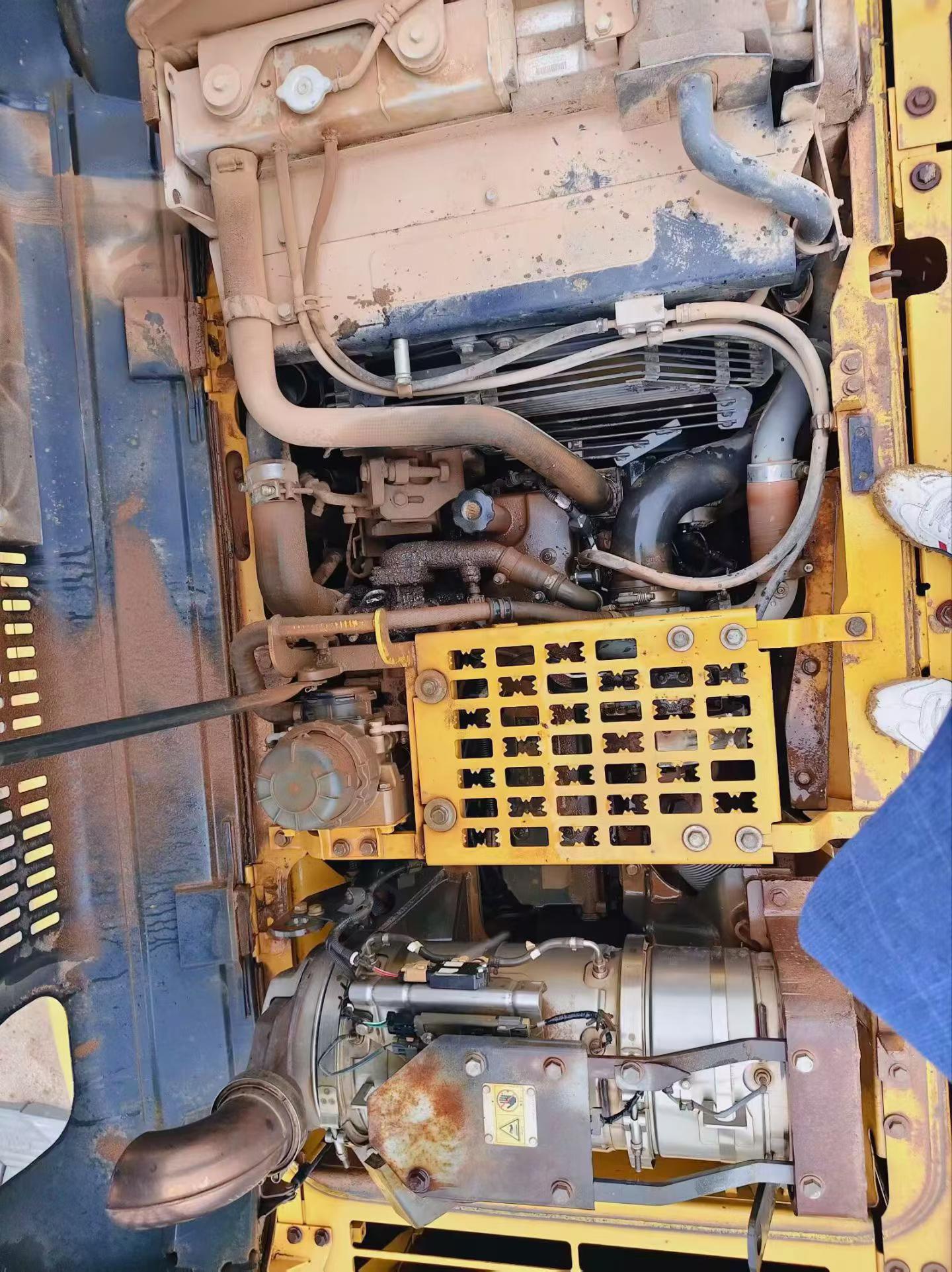 Buy Komatsu PC210-10 Used Excavator / 4