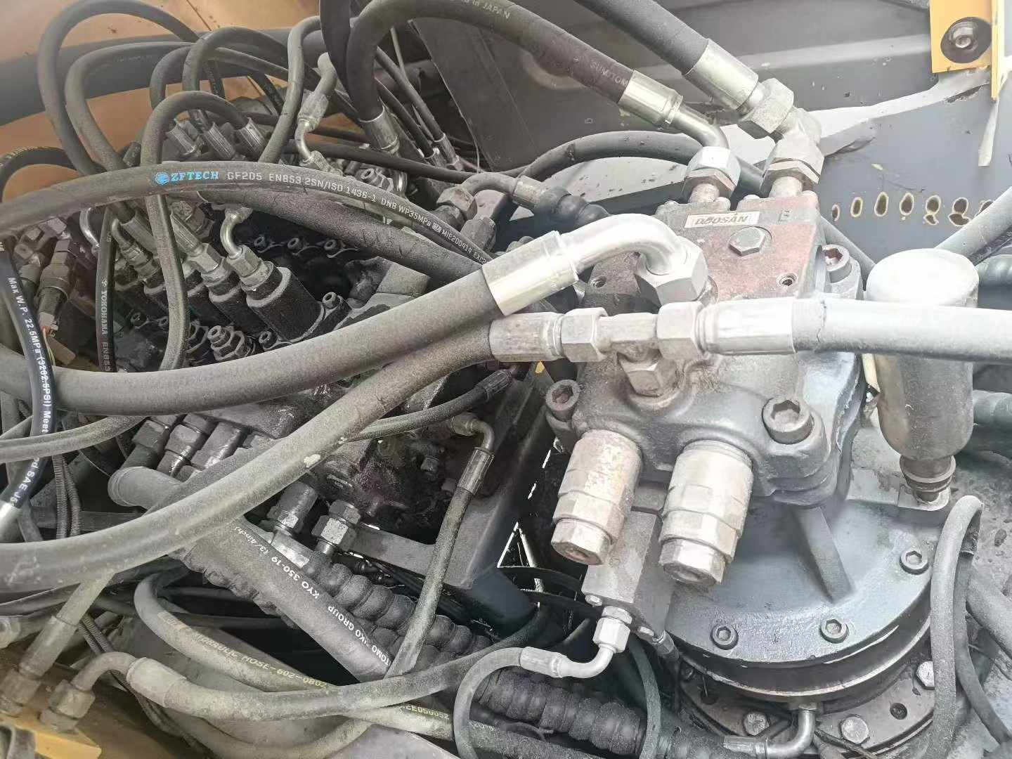 Buy XCMG XE135B Used Excavator / 5