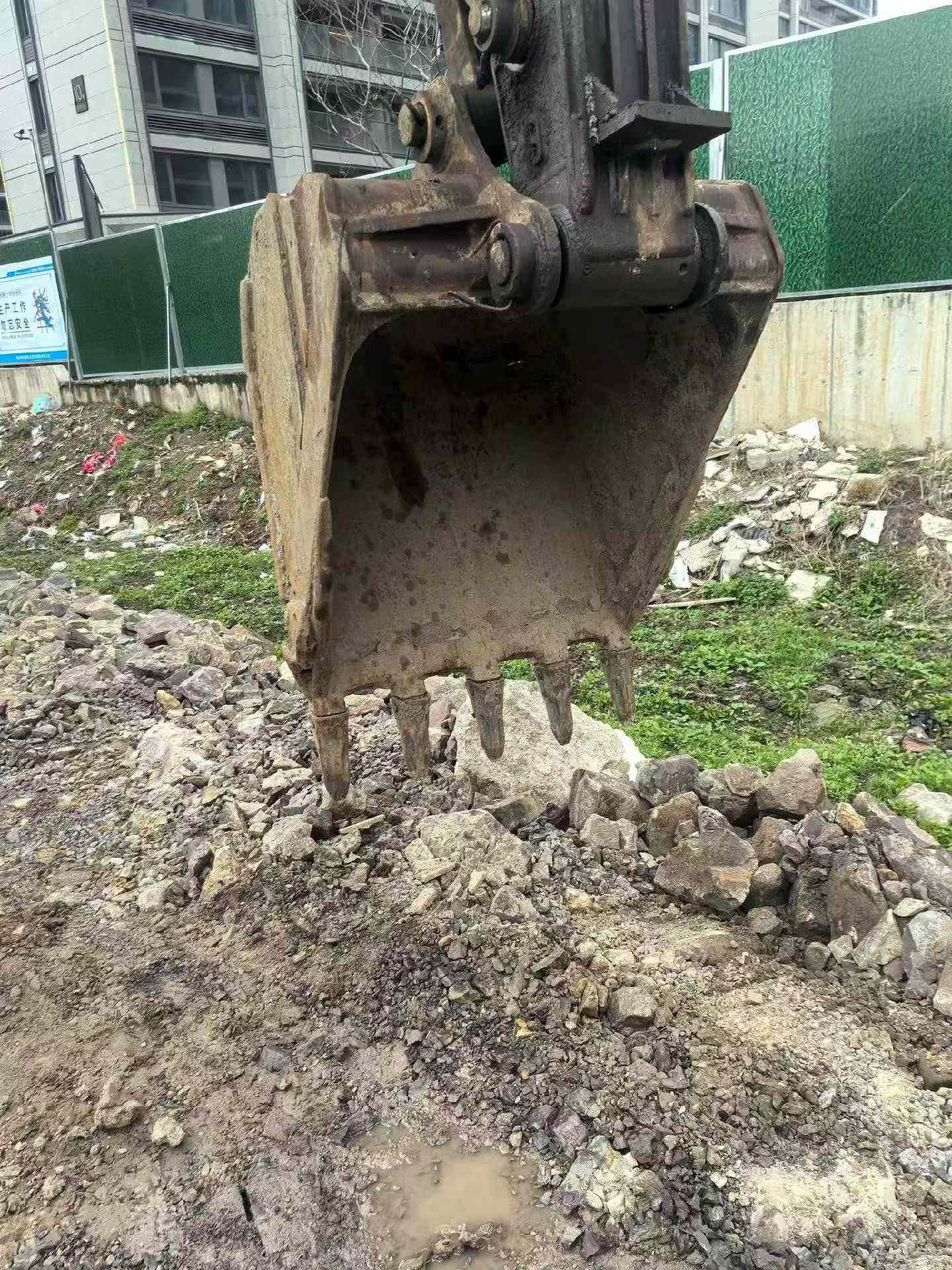 Buy Volvo EC210B Used Excavator / 4