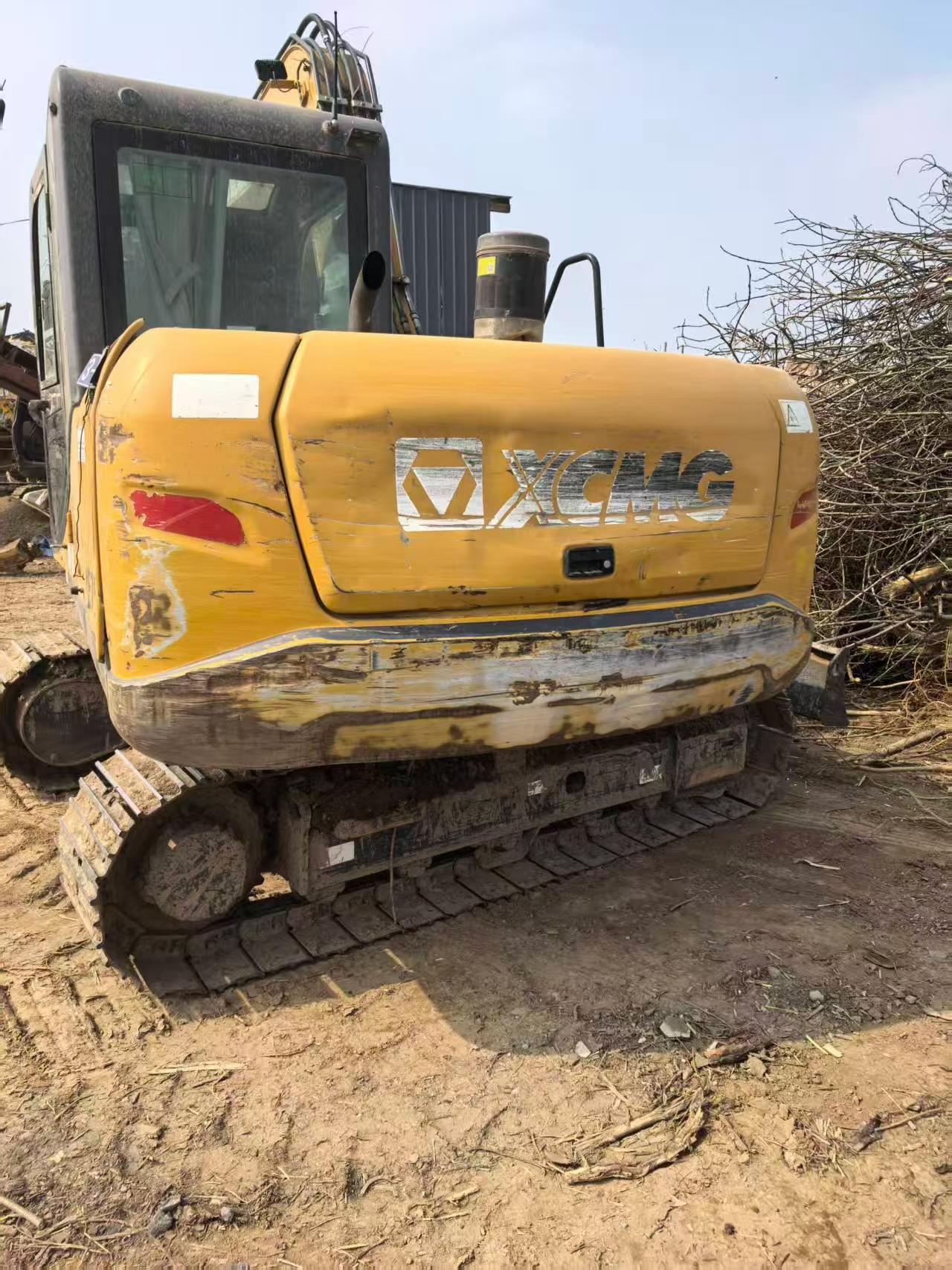 Buy XCMG XE75C Used Excavator / 2