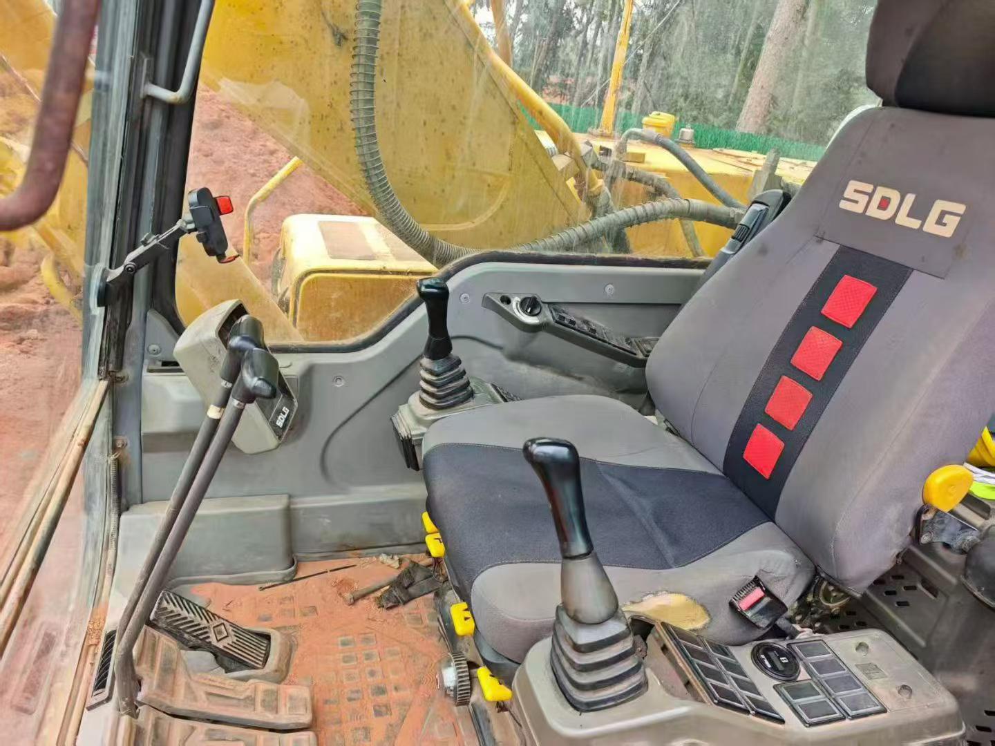 Buy XCMG XE210 Used Excavator / 4