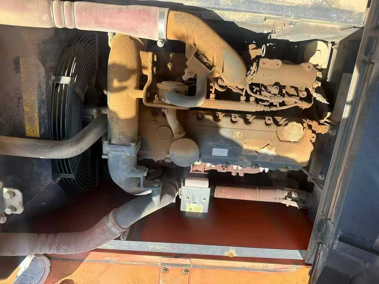 Buy Doosan DH215-7 Used Excavator / 4