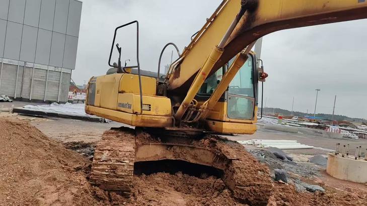 Buy Komatsu PC200-8 Used Excavator / 1