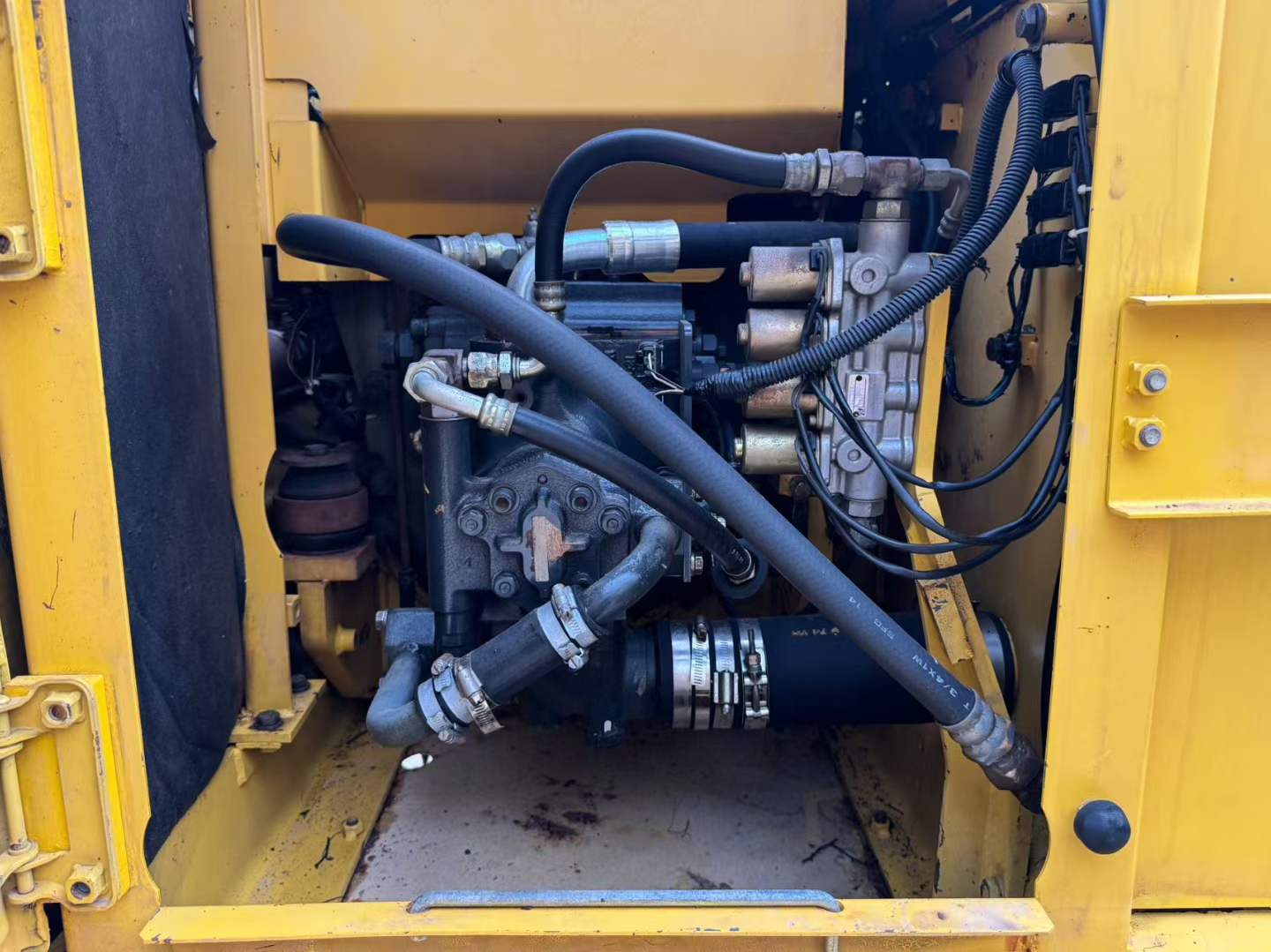 Buy Komatsu PC120-6E Used Excavator / 6