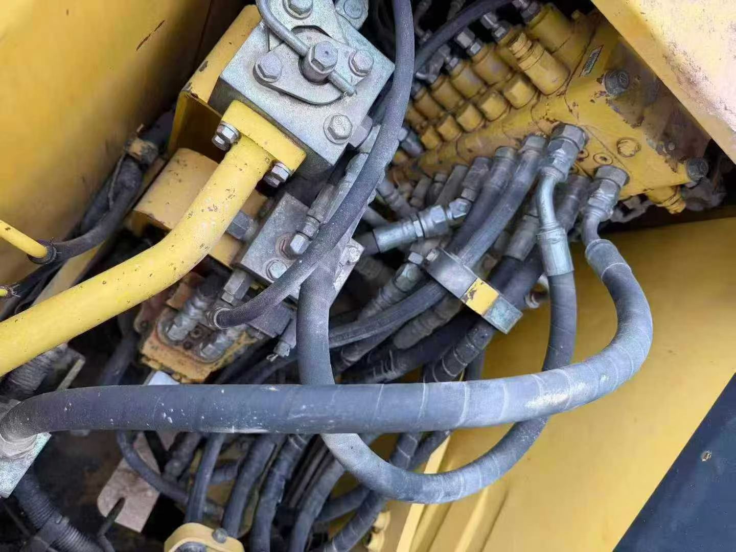 Buy Komatsu PC130-7K Used Excavator / 8