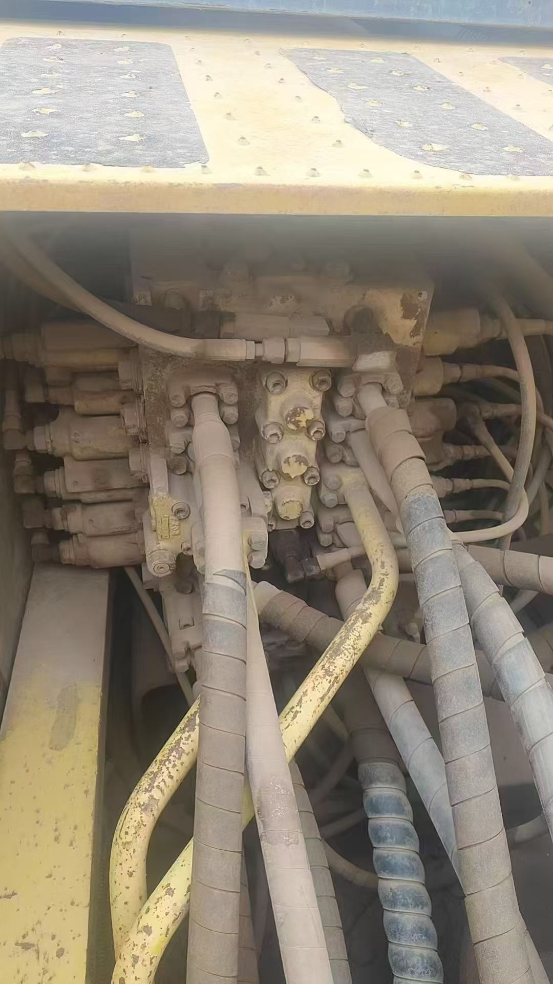 Buy Komatsu PC240LC-8 Used Excavator / 5