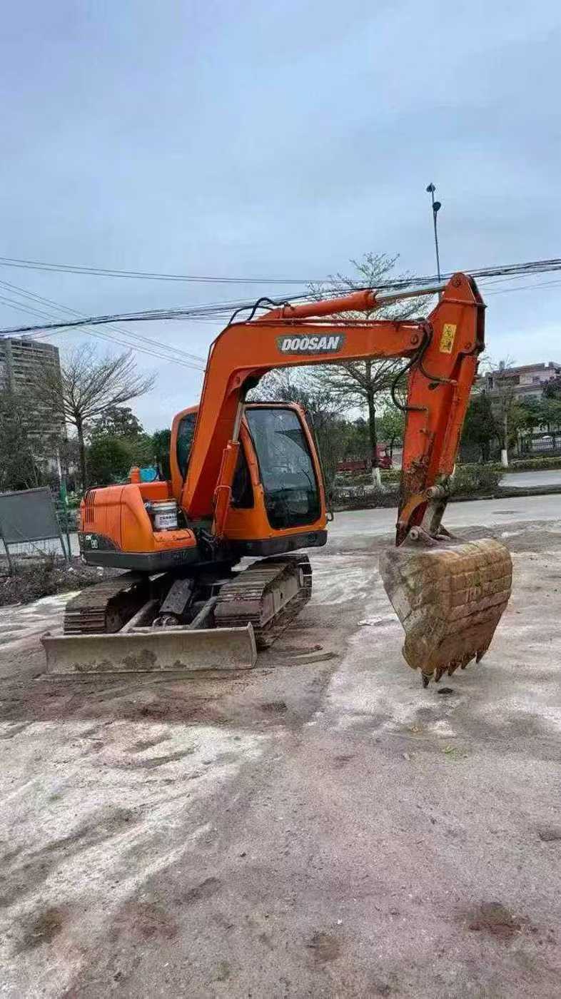 Buy Doosan DX75 Used Excavator / 9