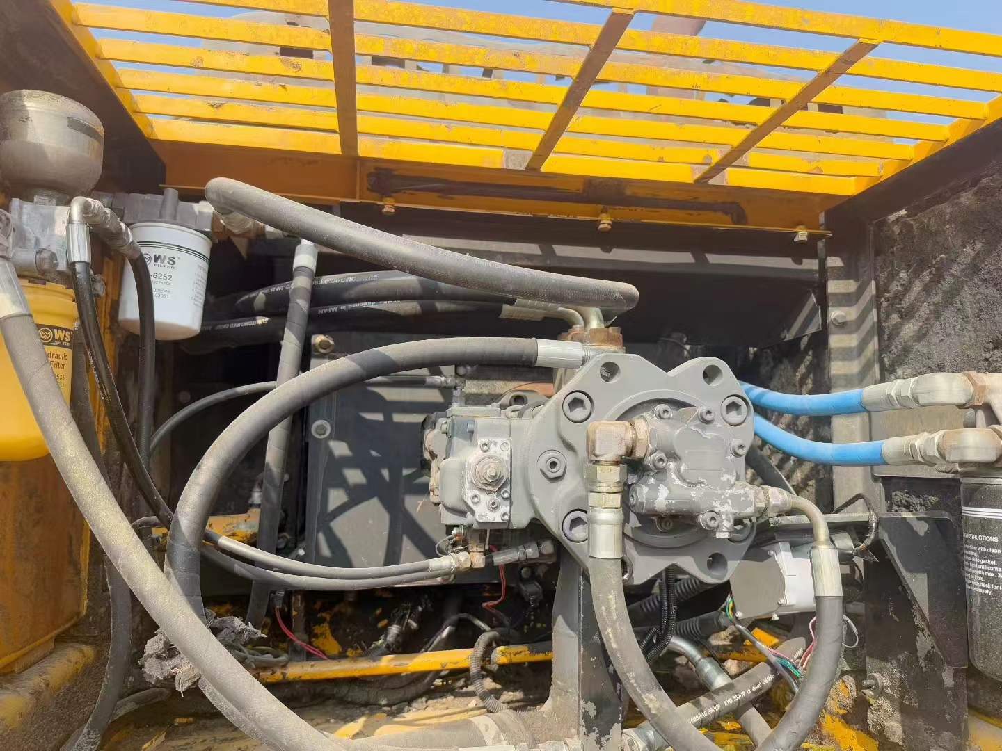 Buy Kato 820-3SP Used Excavator / 4