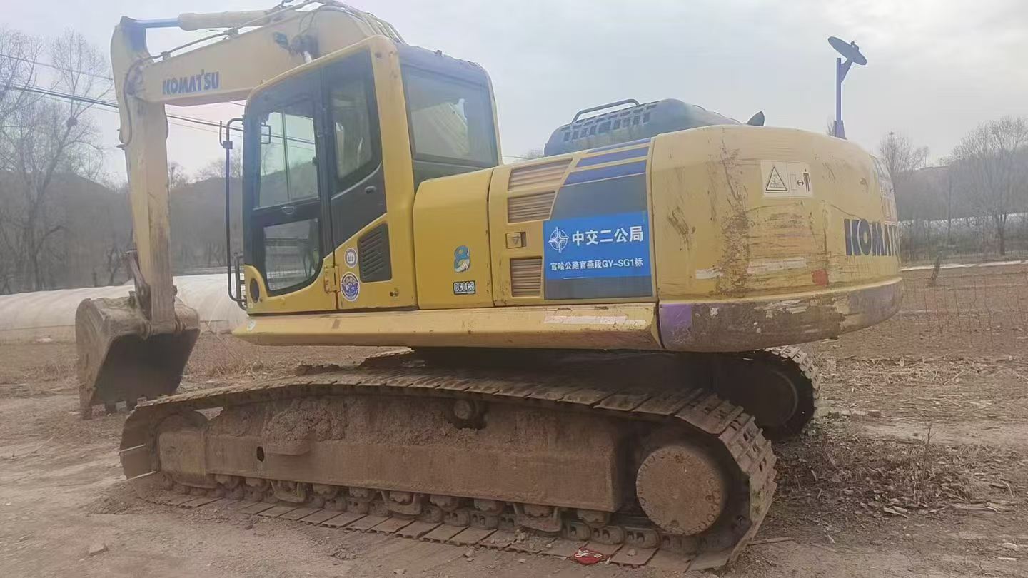 Buy Komatsu PC240LC-8 Used Excavator / 4