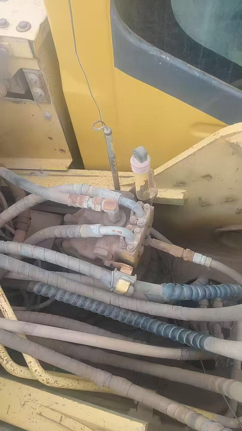 Buy Komatsu PC240LC-8 Used Excavator / 6