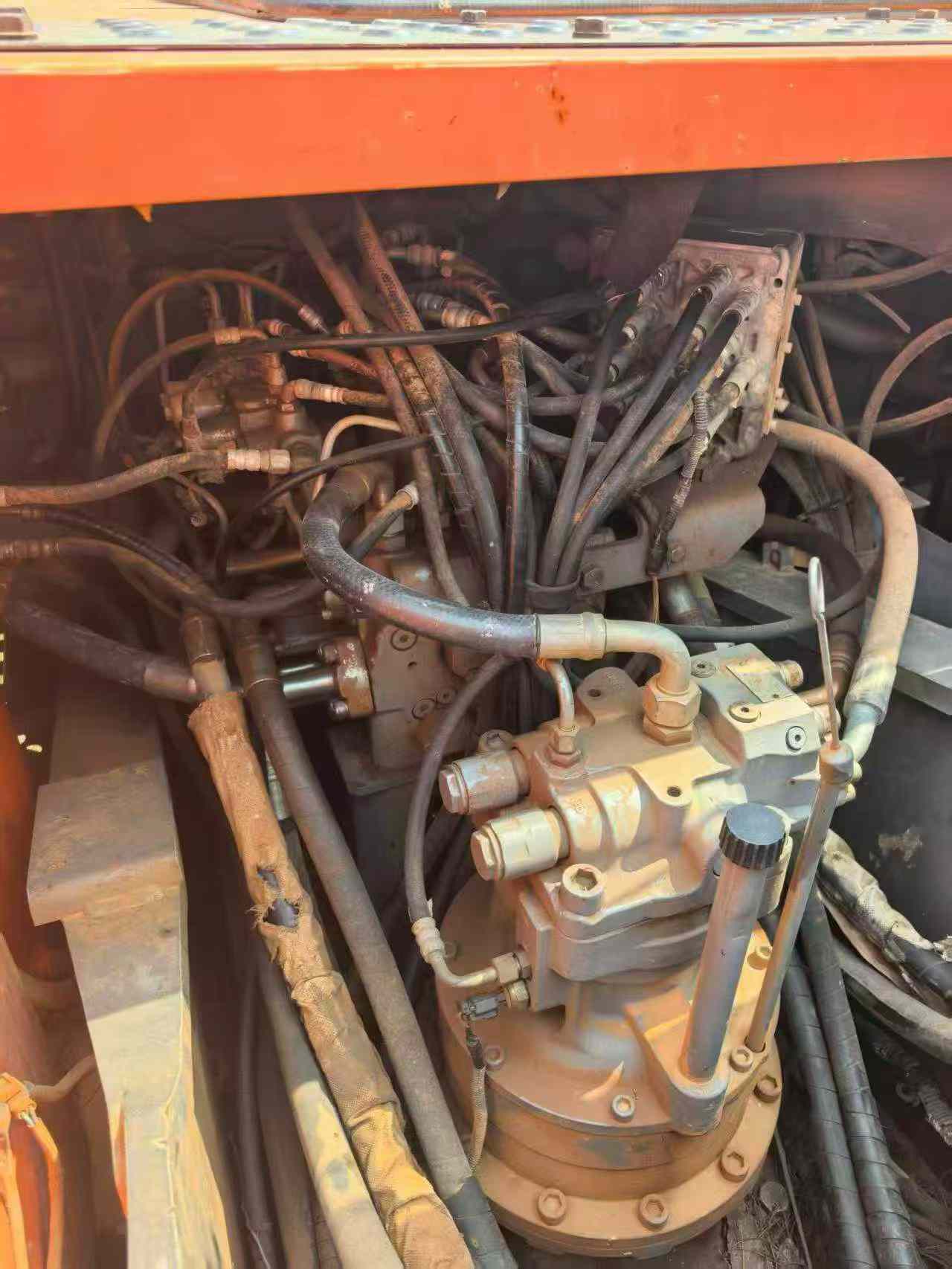 Buy Hitachi EX200 Used Excavator / 4