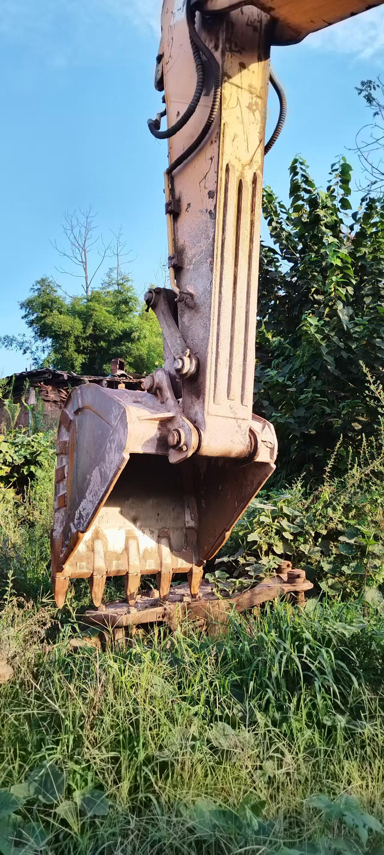 Buy Hyundai R275LVS Used Excavator / 3