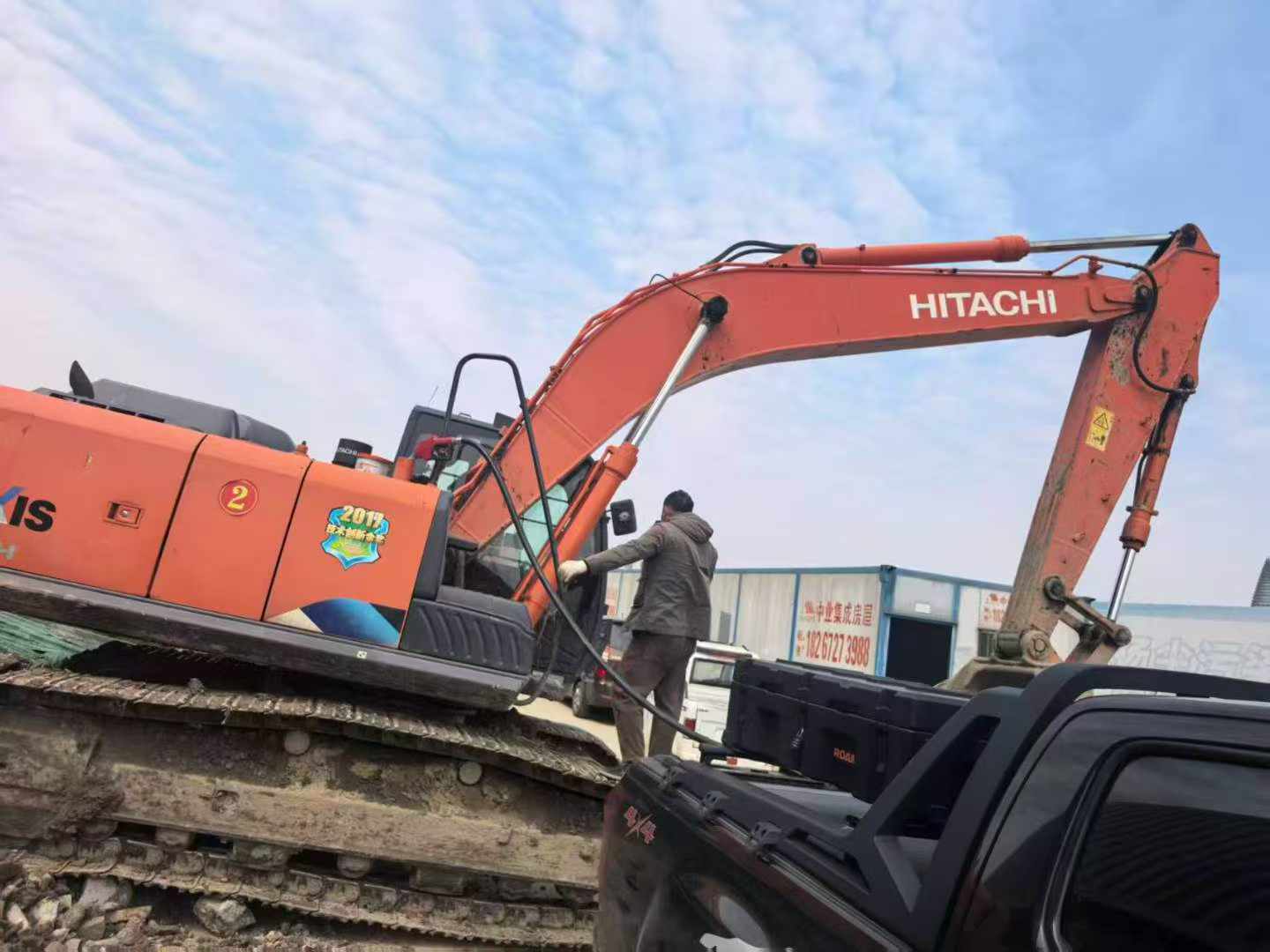 Buy Hitachi ZX210H-5A Used Excavator / 3