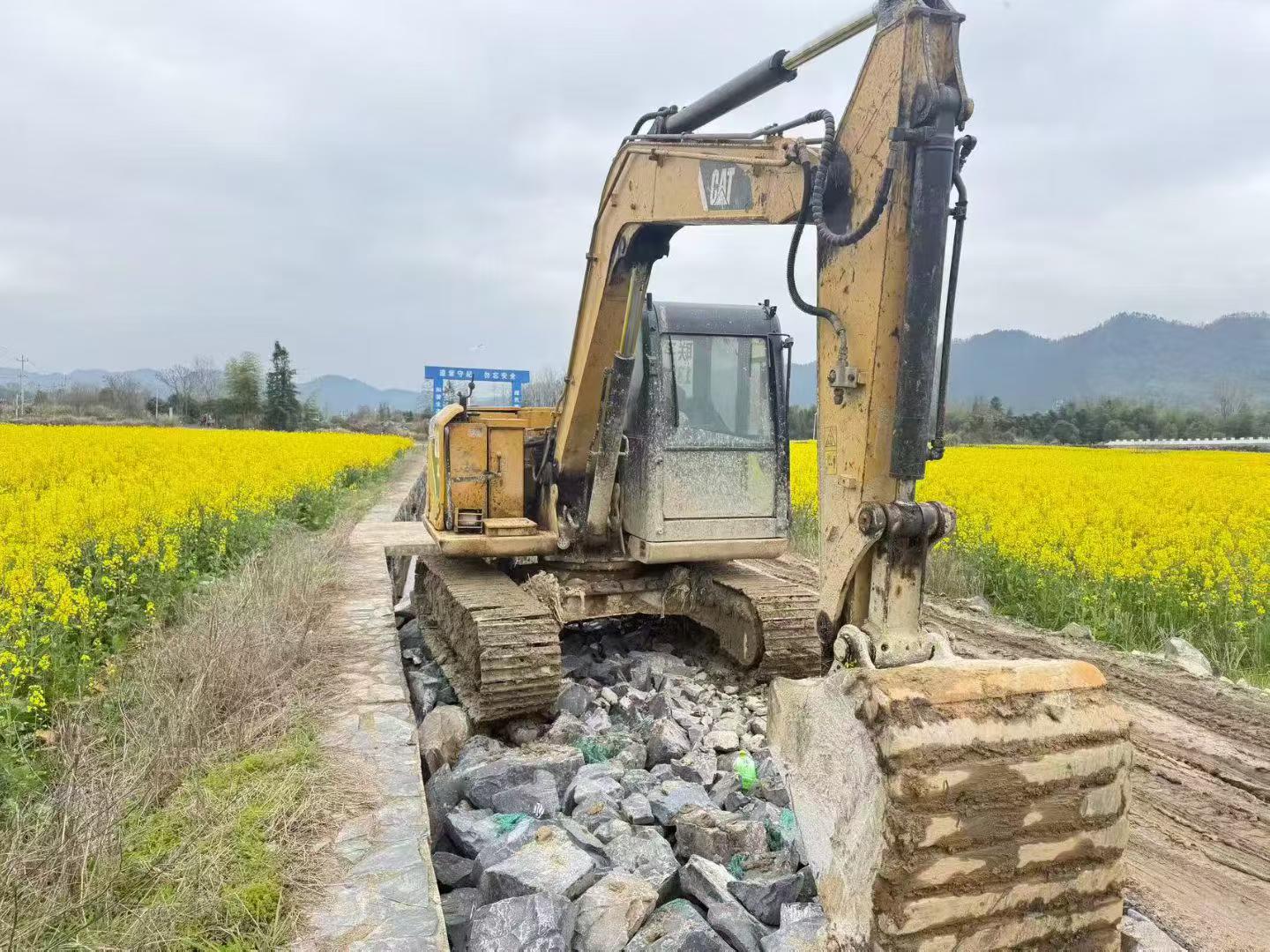 Buy Caterpillar 307B Used Excavator / 5