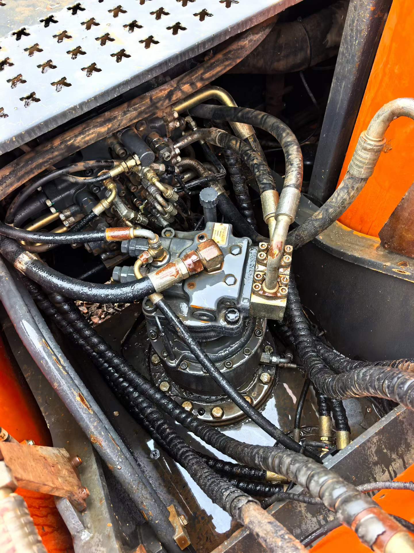 Buy Doosan DX215-9C Used Excavator / 3