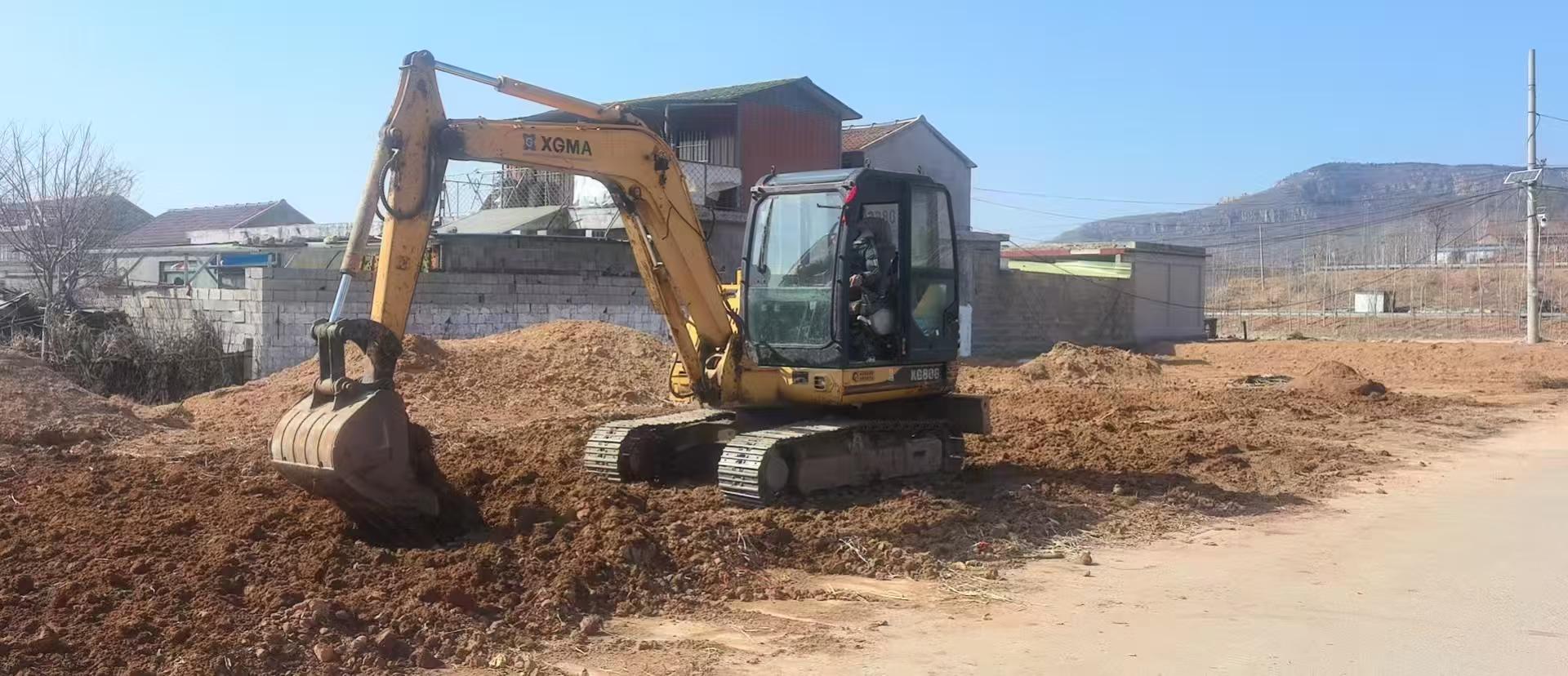 Buy XCMG XE60 Used Excavator / 2 Buy XCMG XE60 Used Excavator / 2