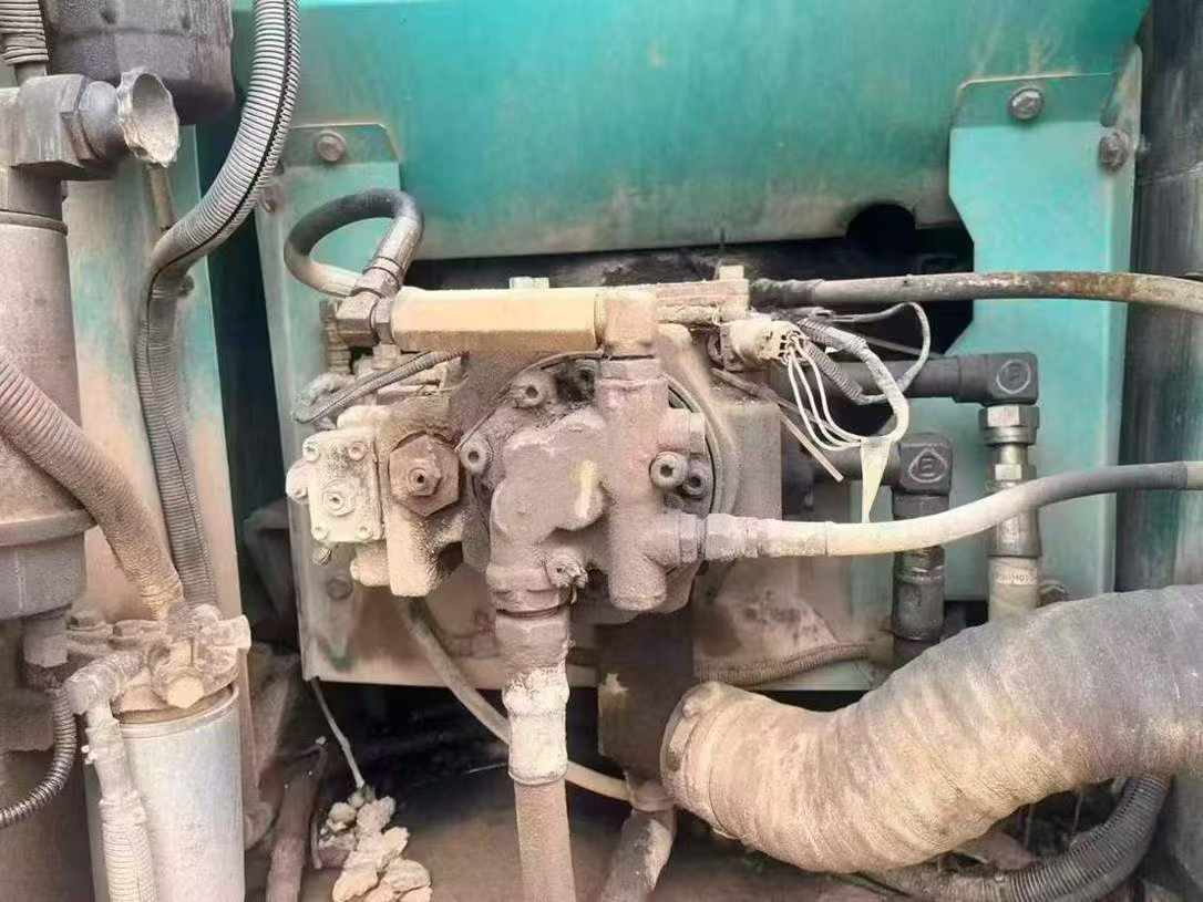 Buy Kobelco SK130 Used Excavator / 6