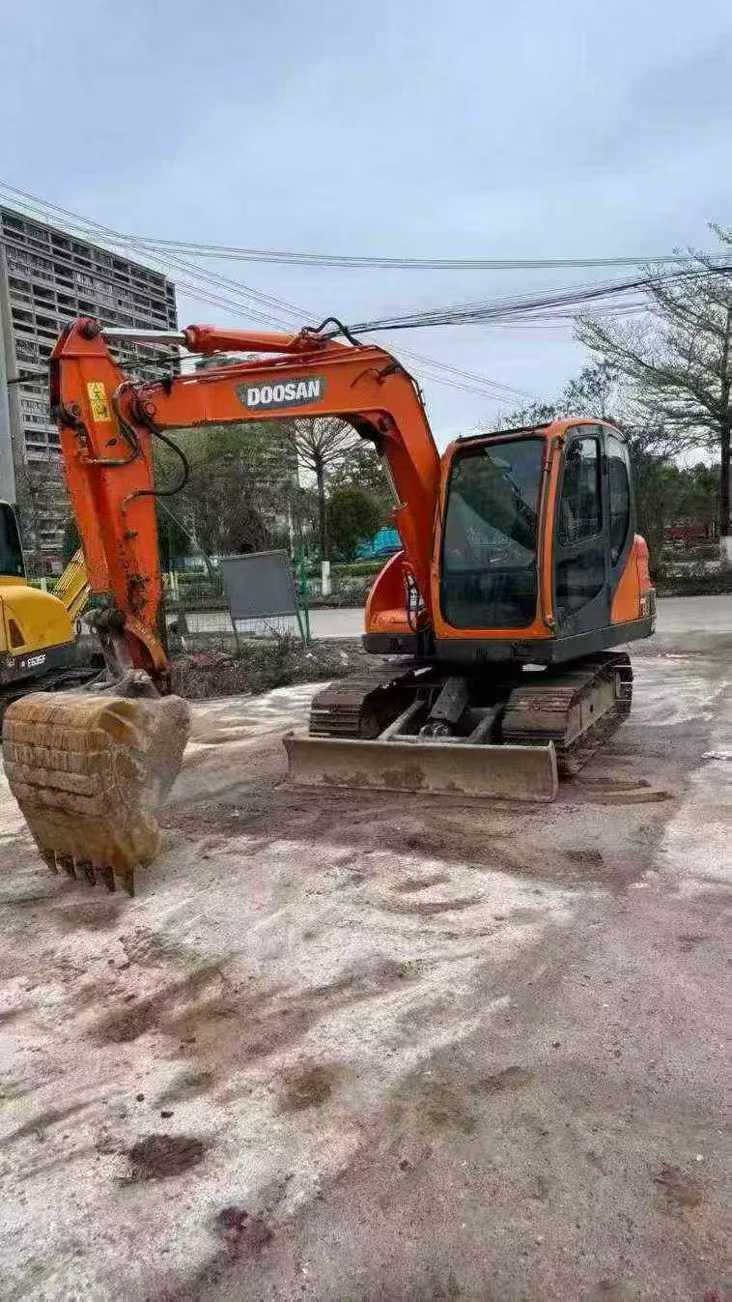 Buy Doosan DX75 Used Excavator / 8