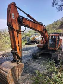 Buy Doosan DH225-7 Used Excavator / 2 Buy Doosan DH225-7 Used Excavator / 2