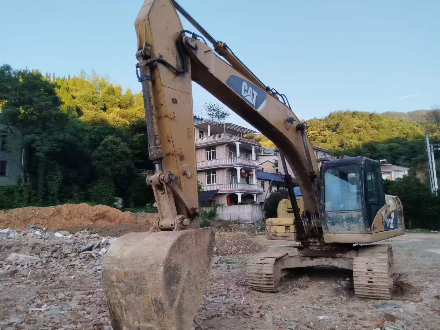 Buy Caterpillar 320D Used Excavator / 2