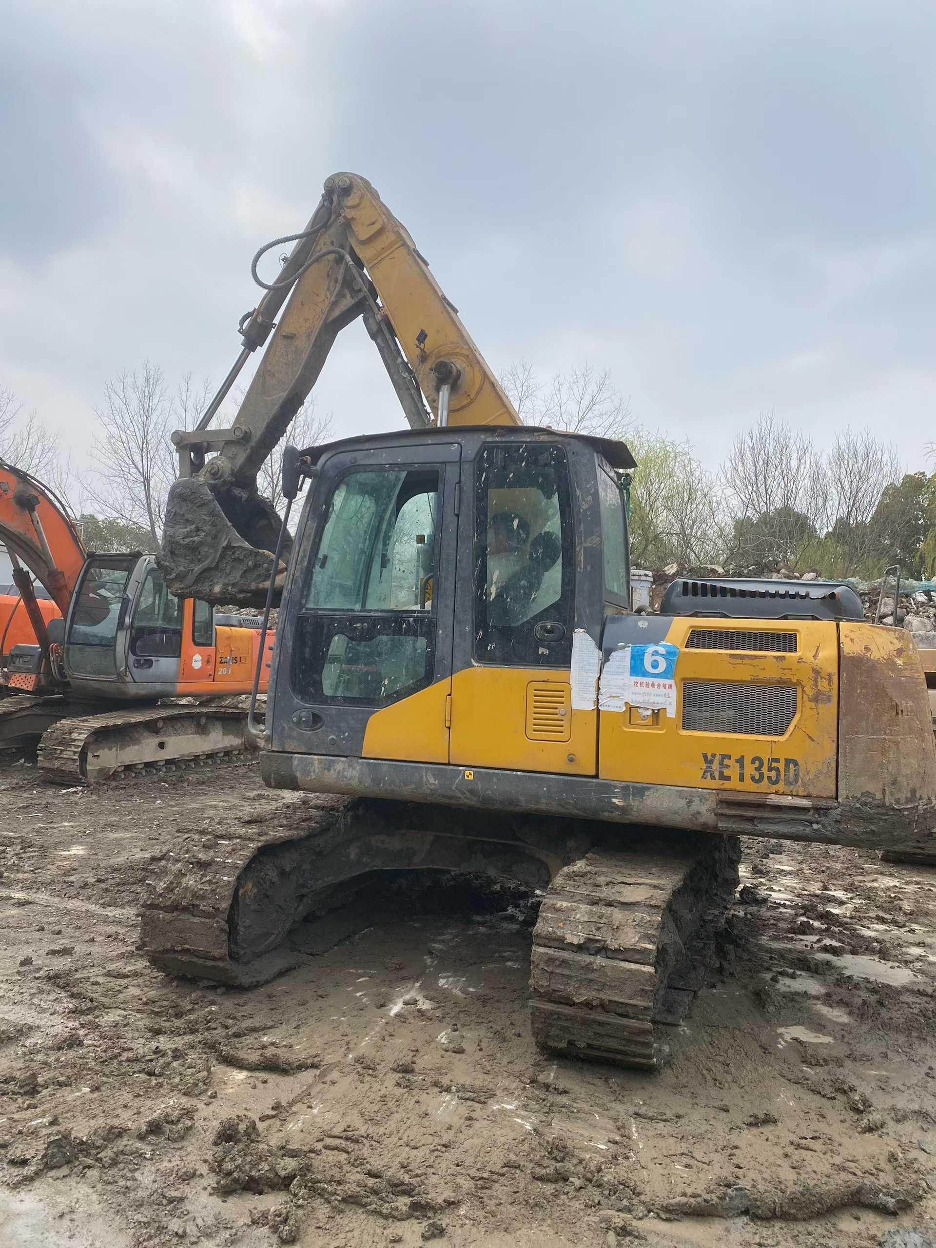 Comprar XCMG XE135B Usado Escavadeira