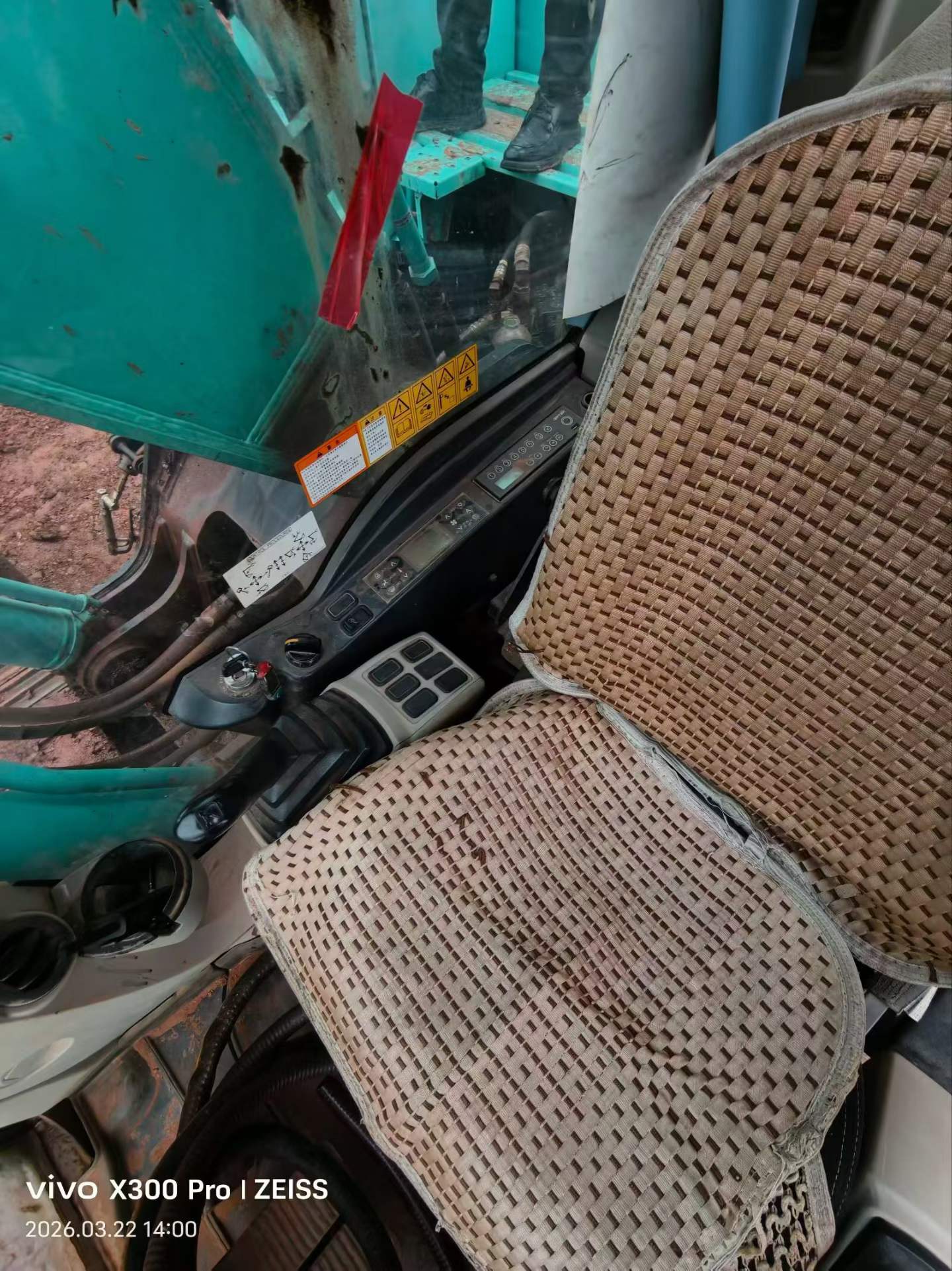 Buy Kobelco SK210-6 Used Excavator / 5