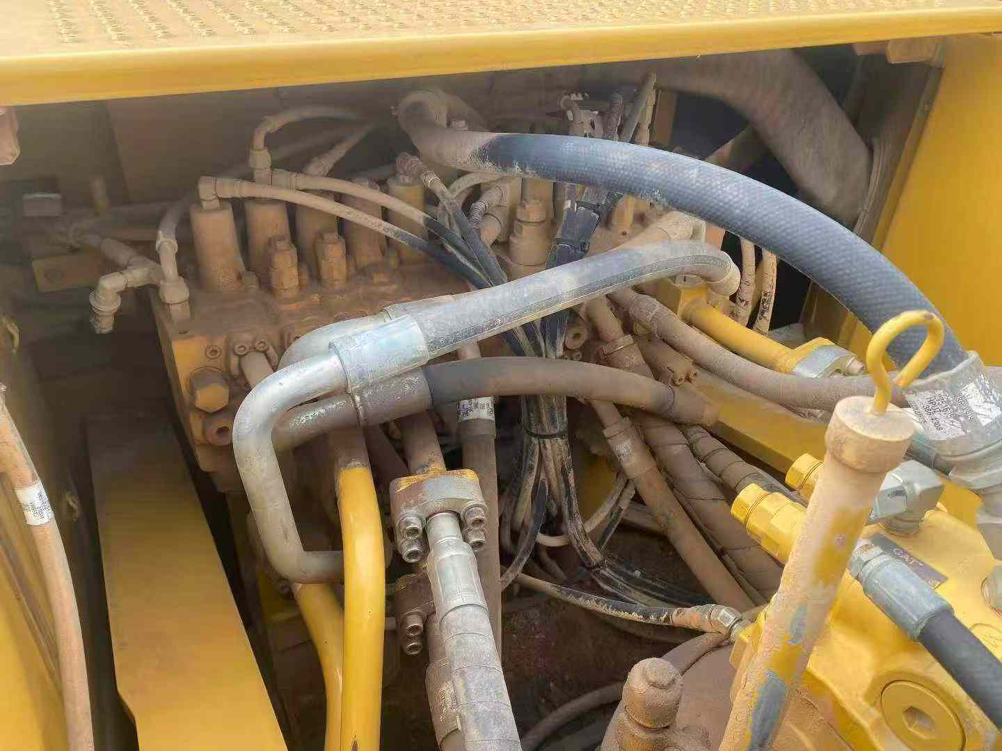 Buy Caterpillar 340D2L Used Excavator / 9