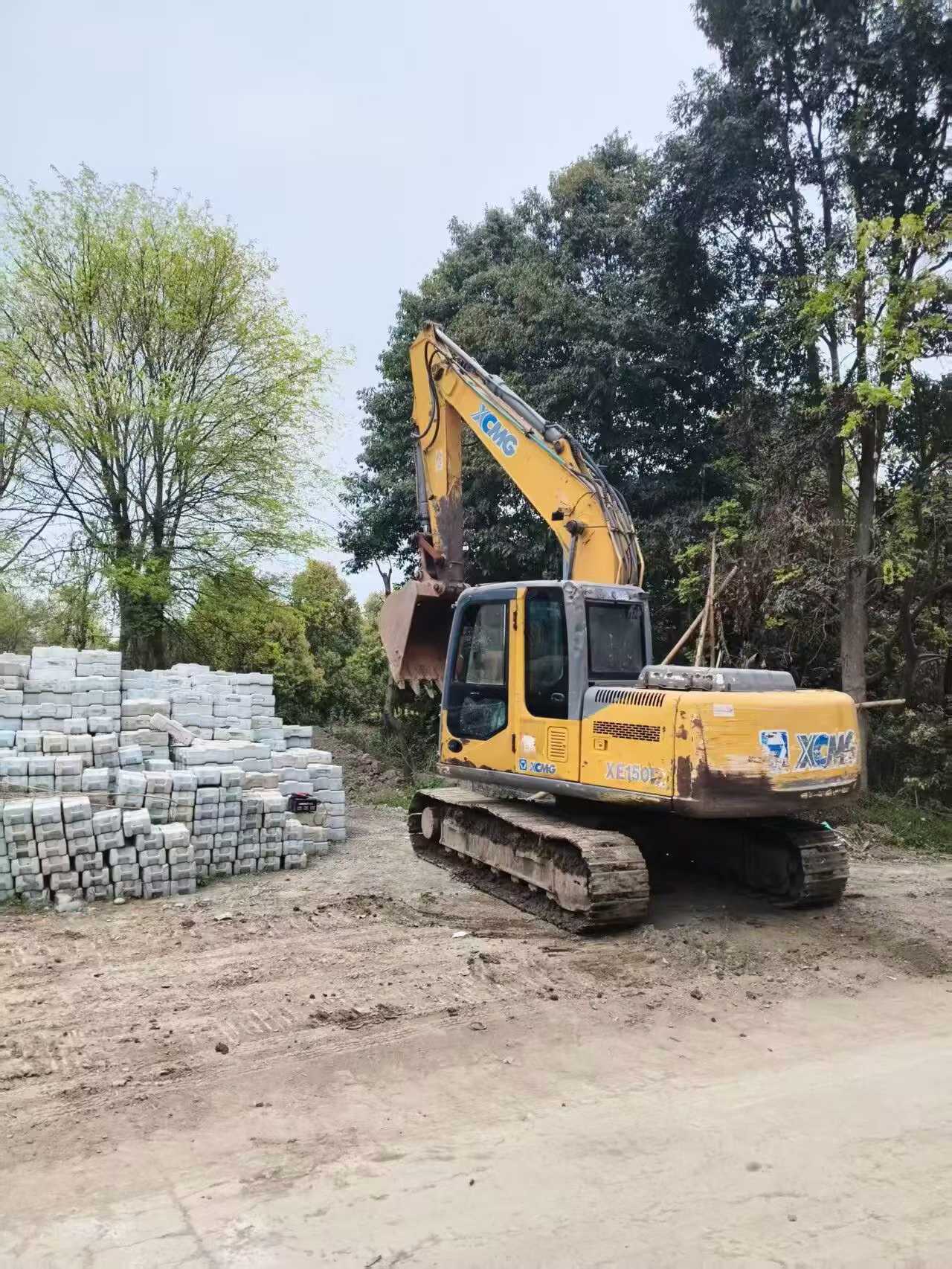 Buy XCMG XE135B Used Excavator / 2