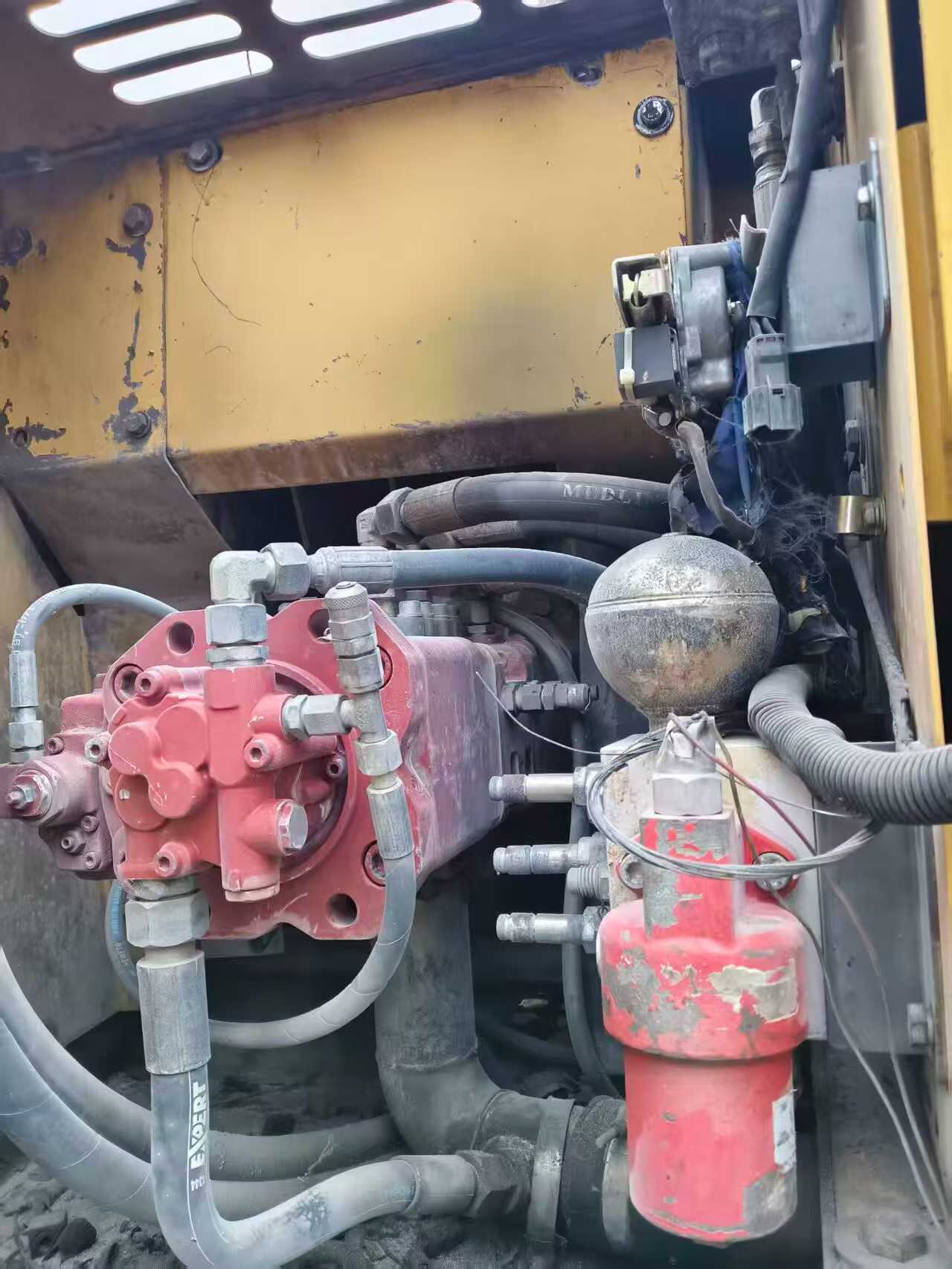 Buy XCMG XE135B Used Excavator / 4