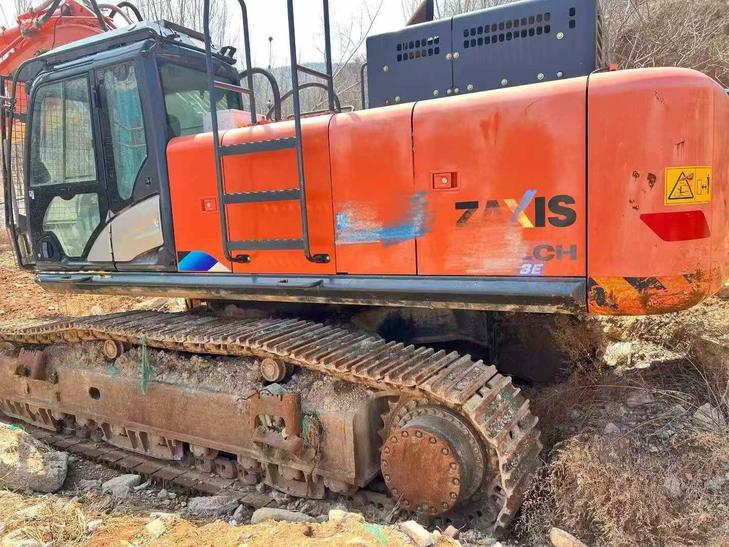 Buy Hitachi ZX490LCH-5A Used Excavator / 1