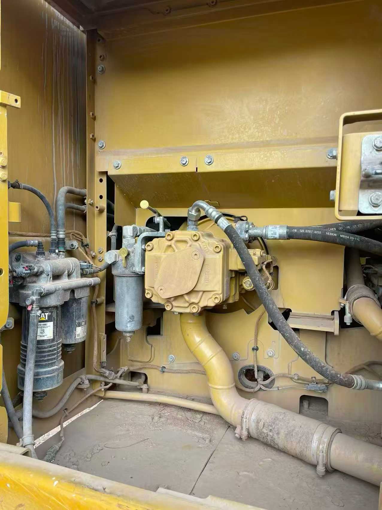 Buy Caterpillar 323 Used Excavator / 6