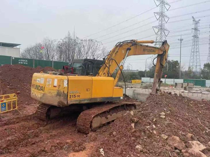 Buy Hyundai R215-7 Used Excavator / 1