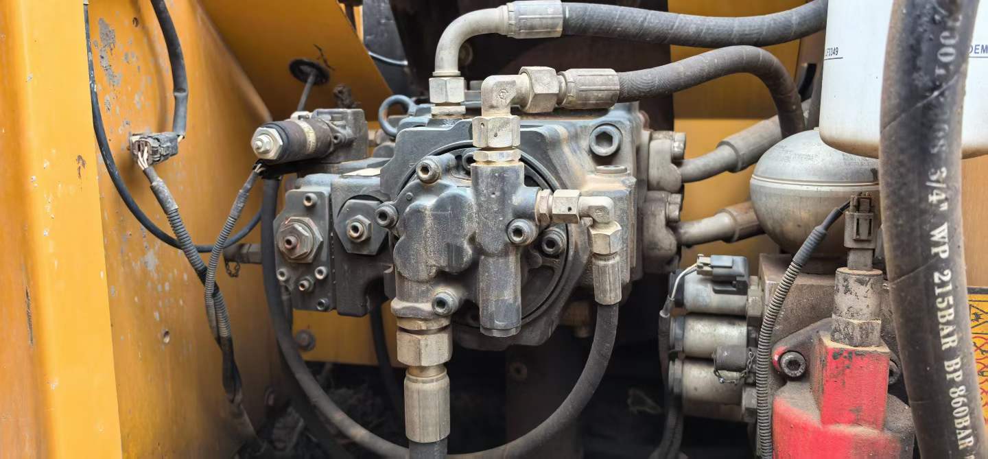 Buy XCMG XE155D Used Excavator / 3