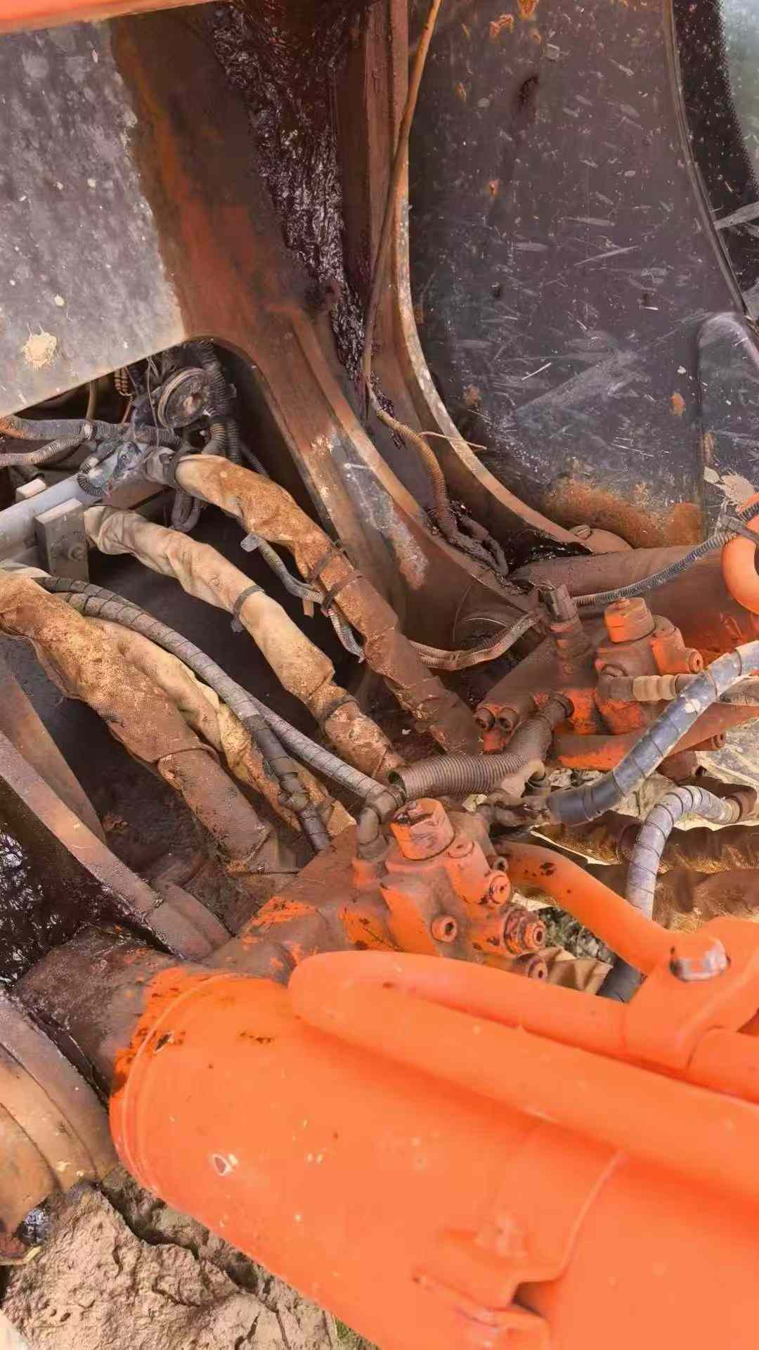 Buy Hitachi EX200 Used Excavator / 3